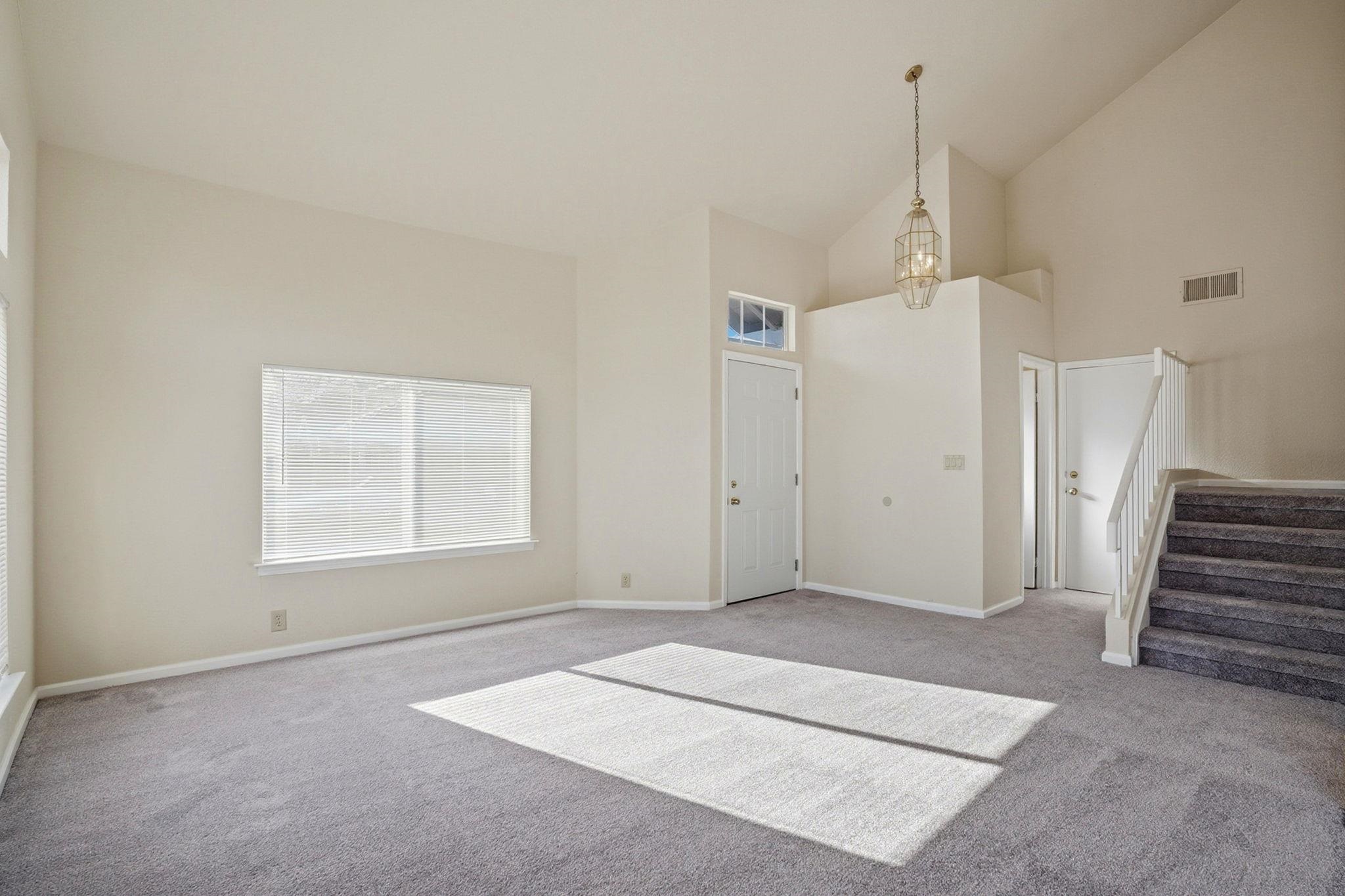 Detail Gallery Image 9 of 34 For 3704 Colonial Ct, Antioch,  CA 94509 - 3 Beds | 2/1 Baths