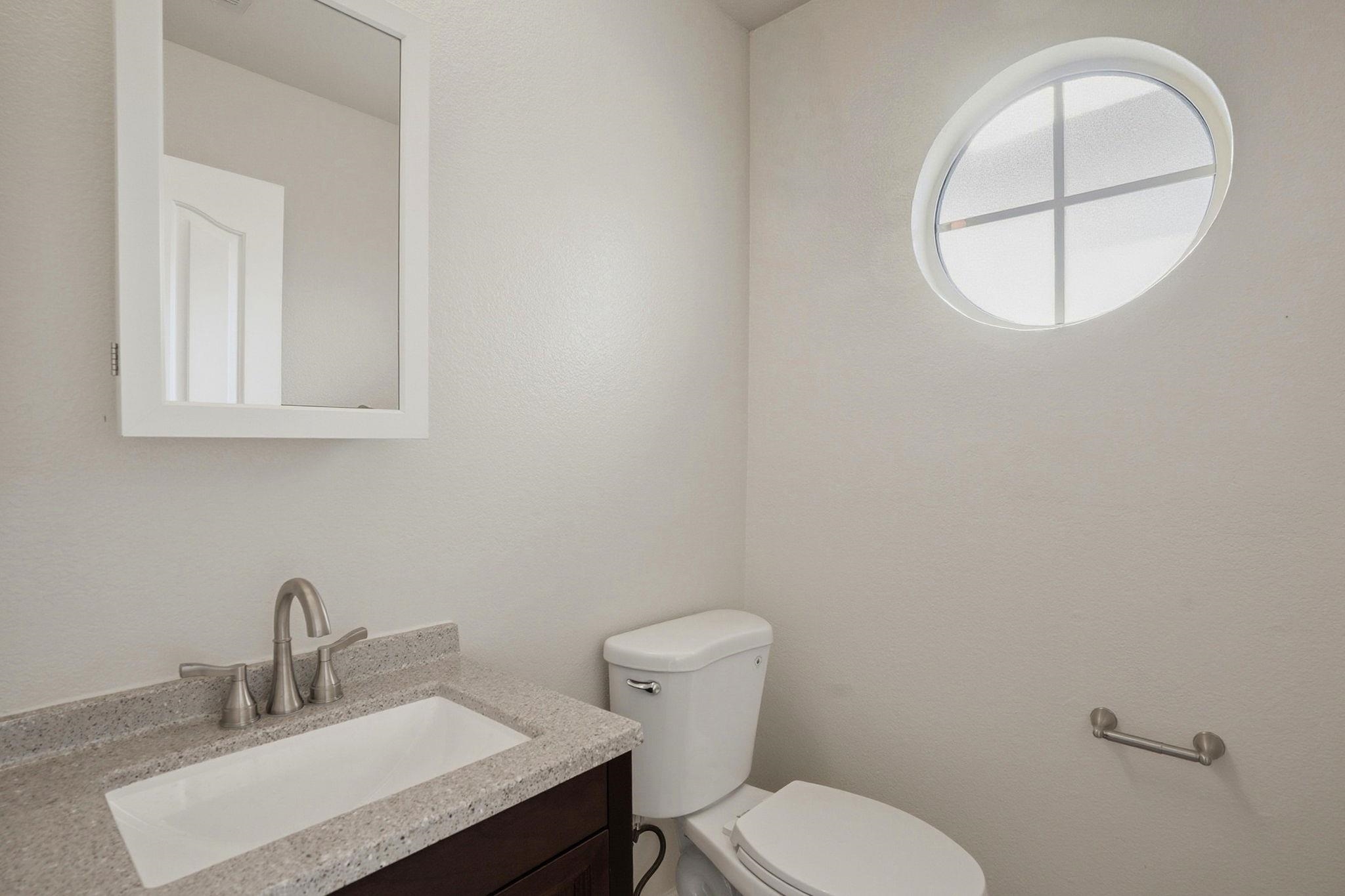 Detail Gallery Image 10 of 34 For 3704 Colonial Ct, Antioch,  CA 94509 - 3 Beds | 2/1 Baths