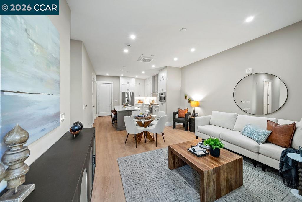 Photo #4: 41123361 Listing: Photo #4