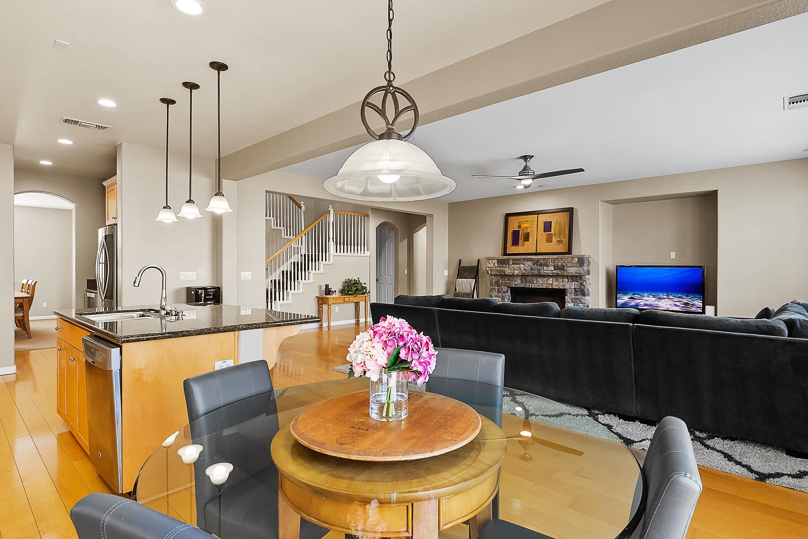 Detail Gallery Image 12 of 41 For 5282 Fern Ridge Cir, Discovery Bay,  CA 94505 - 5 Beds | 2/1 Baths