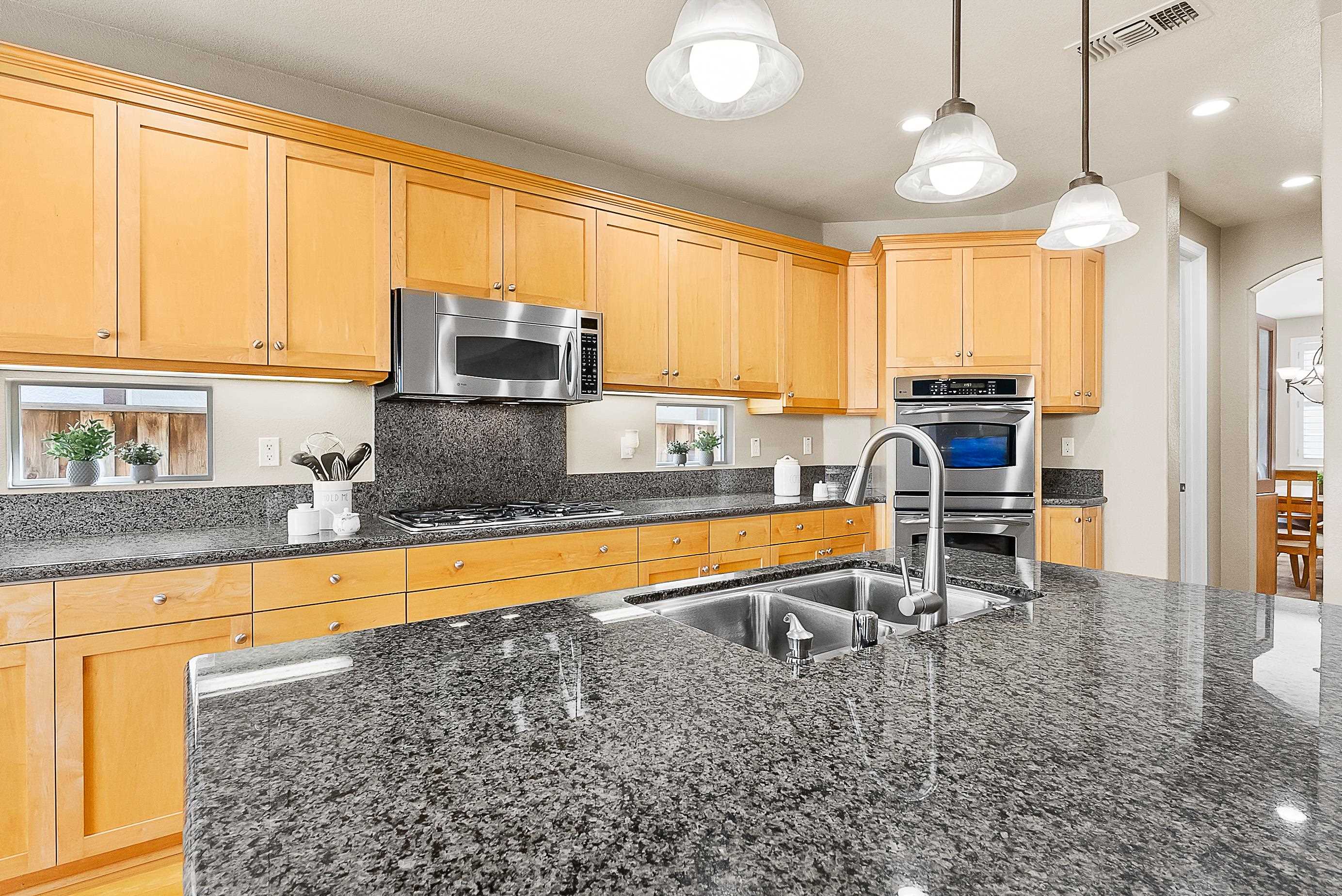 Detail Gallery Image 14 of 41 For 5282 Fern Ridge Cir, Discovery Bay,  CA 94505 - 5 Beds | 2/1 Baths