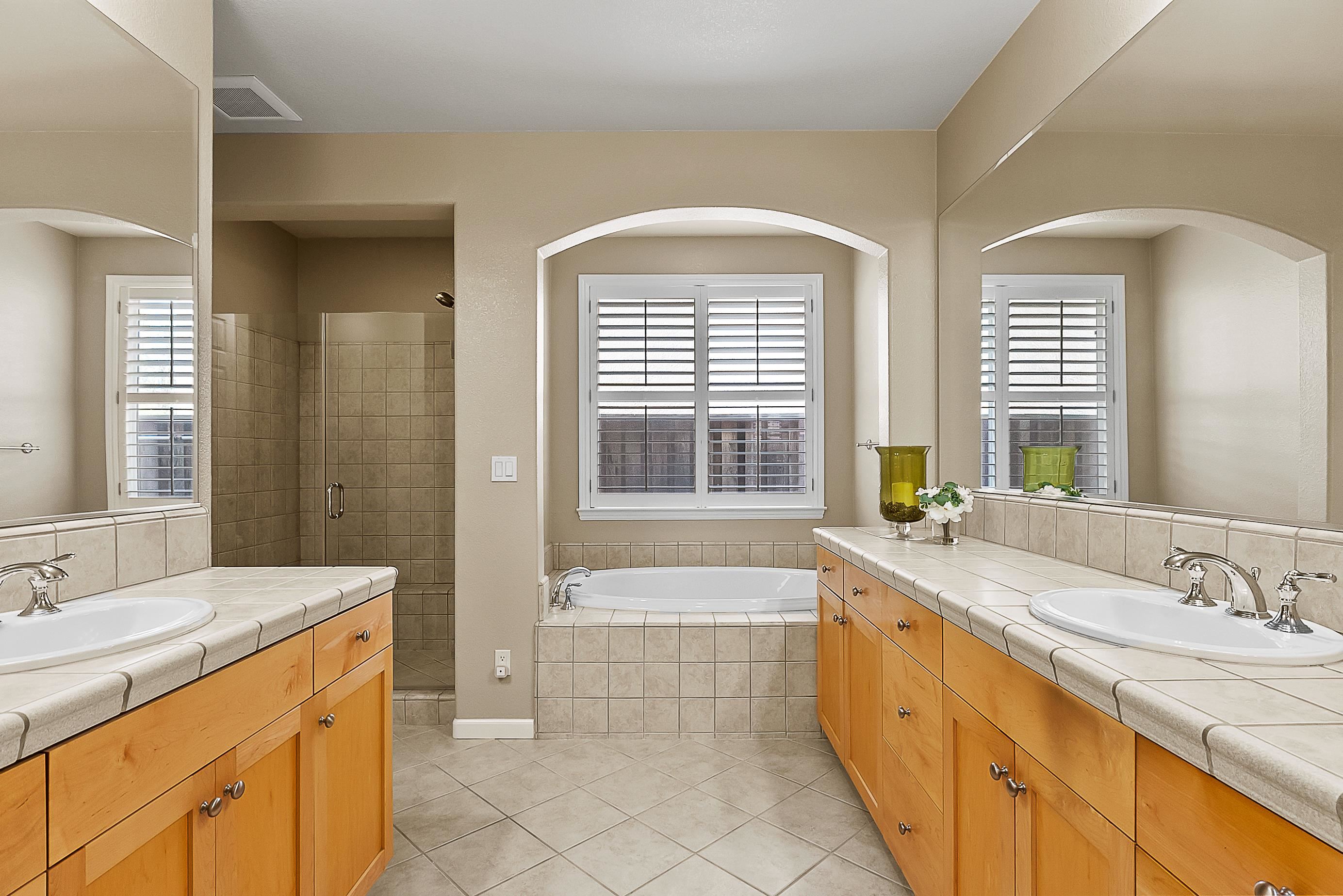 Detail Gallery Image 19 of 41 For 5282 Fern Ridge Cir, Discovery Bay,  CA 94505 - 5 Beds | 2/1 Baths