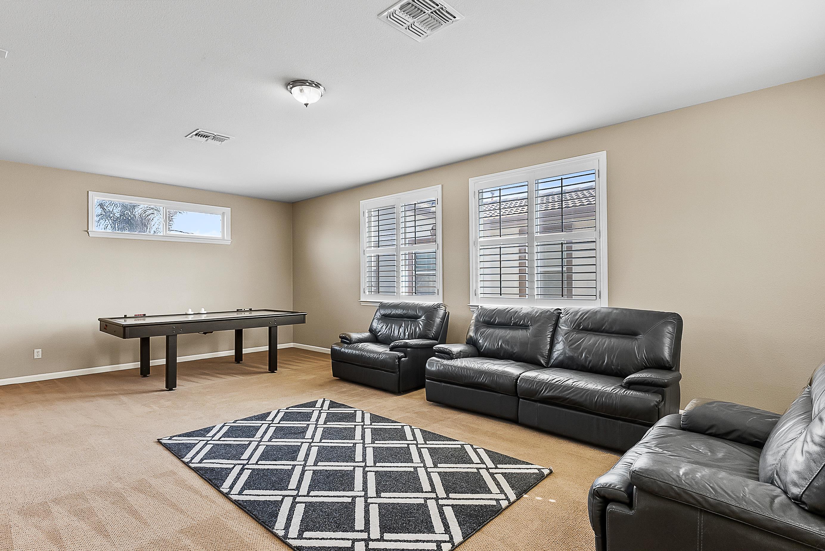 Detail Gallery Image 24 of 41 For 5282 Fern Ridge Cir, Discovery Bay,  CA 94505 - 5 Beds | 2/1 Baths