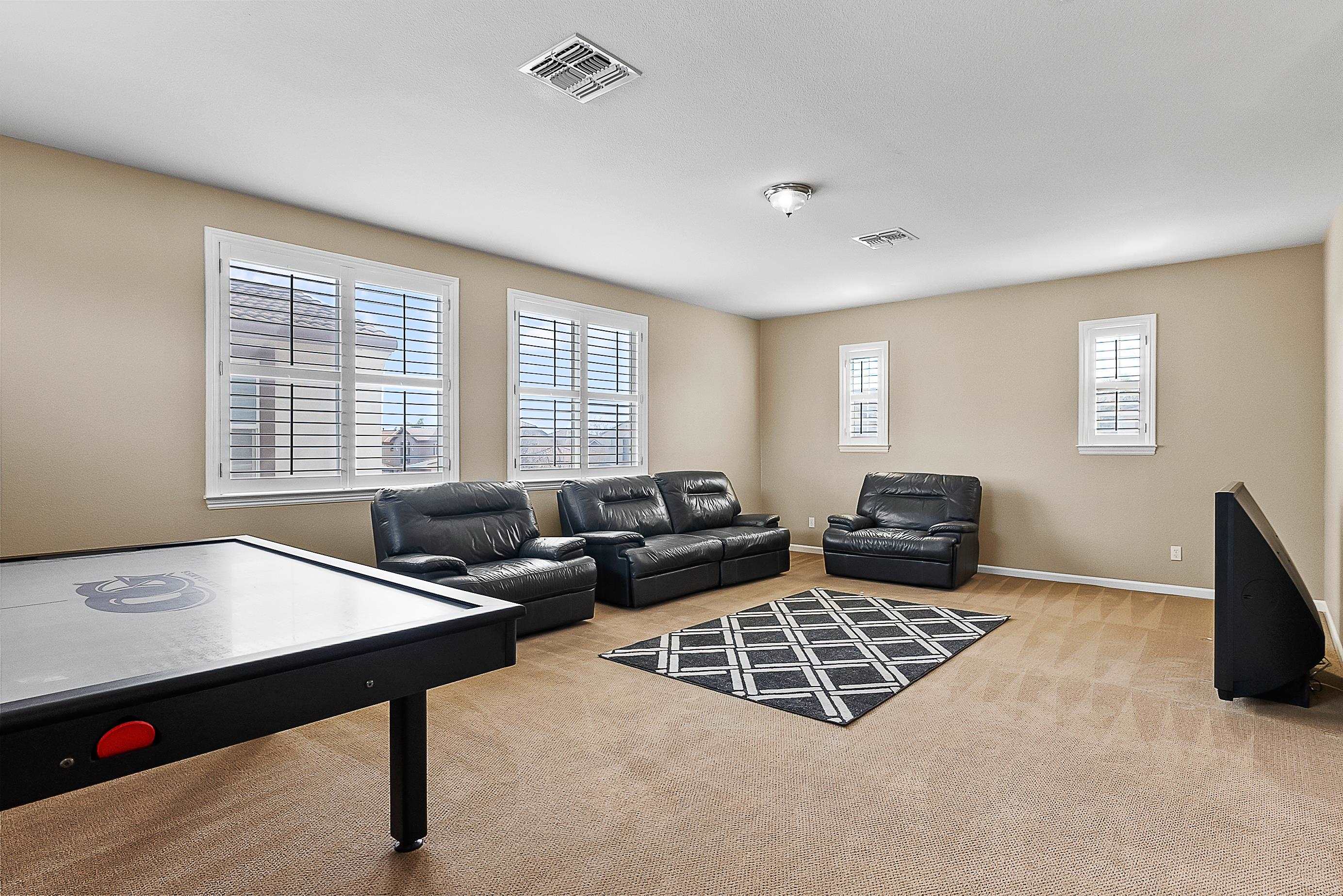 Detail Gallery Image 25 of 41 For 5282 Fern Ridge Cir, Discovery Bay,  CA 94505 - 5 Beds | 2/1 Baths