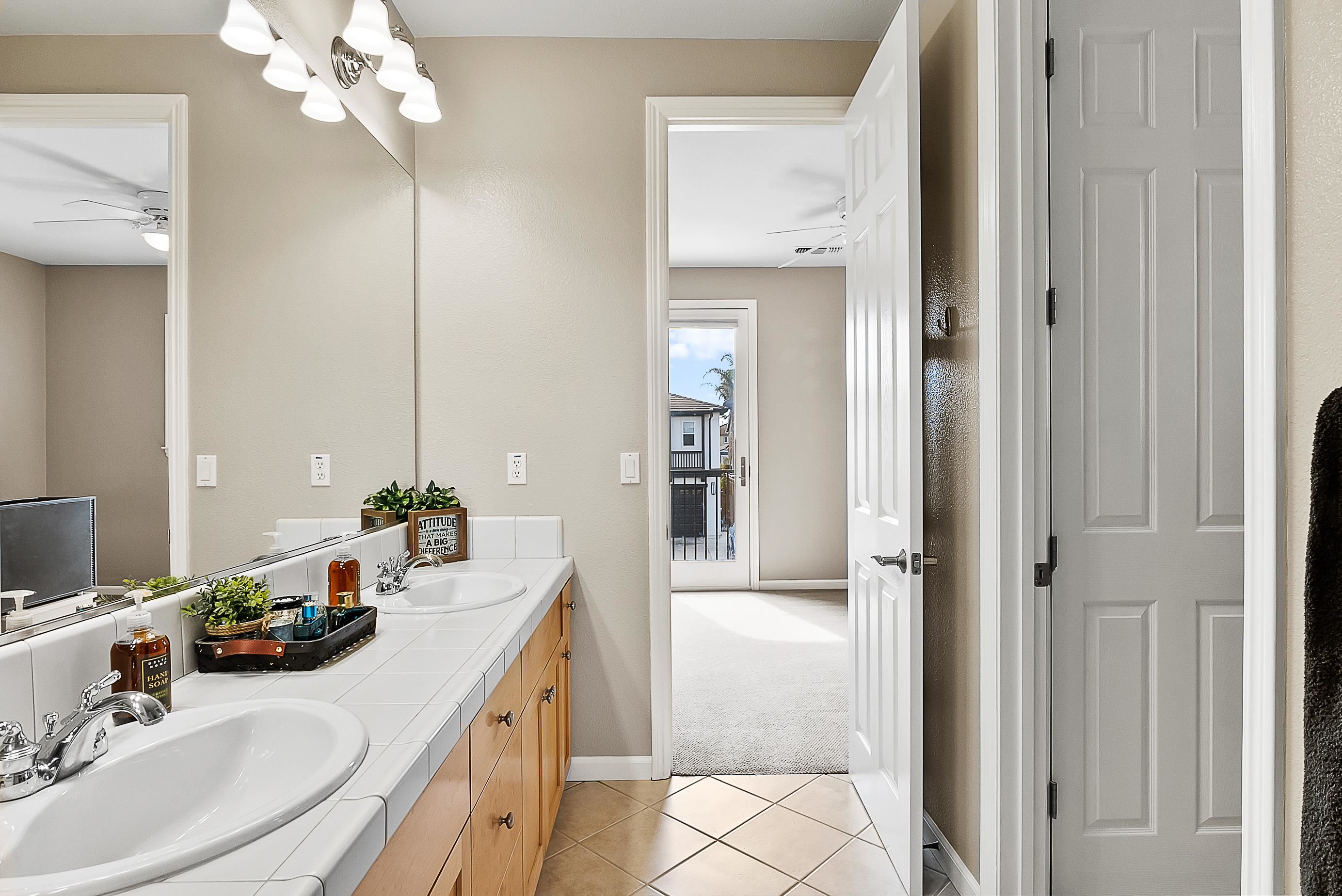 Detail Gallery Image 31 of 41 For 5282 Fern Ridge Cir, Discovery Bay,  CA 94505 - 5 Beds | 2/1 Baths