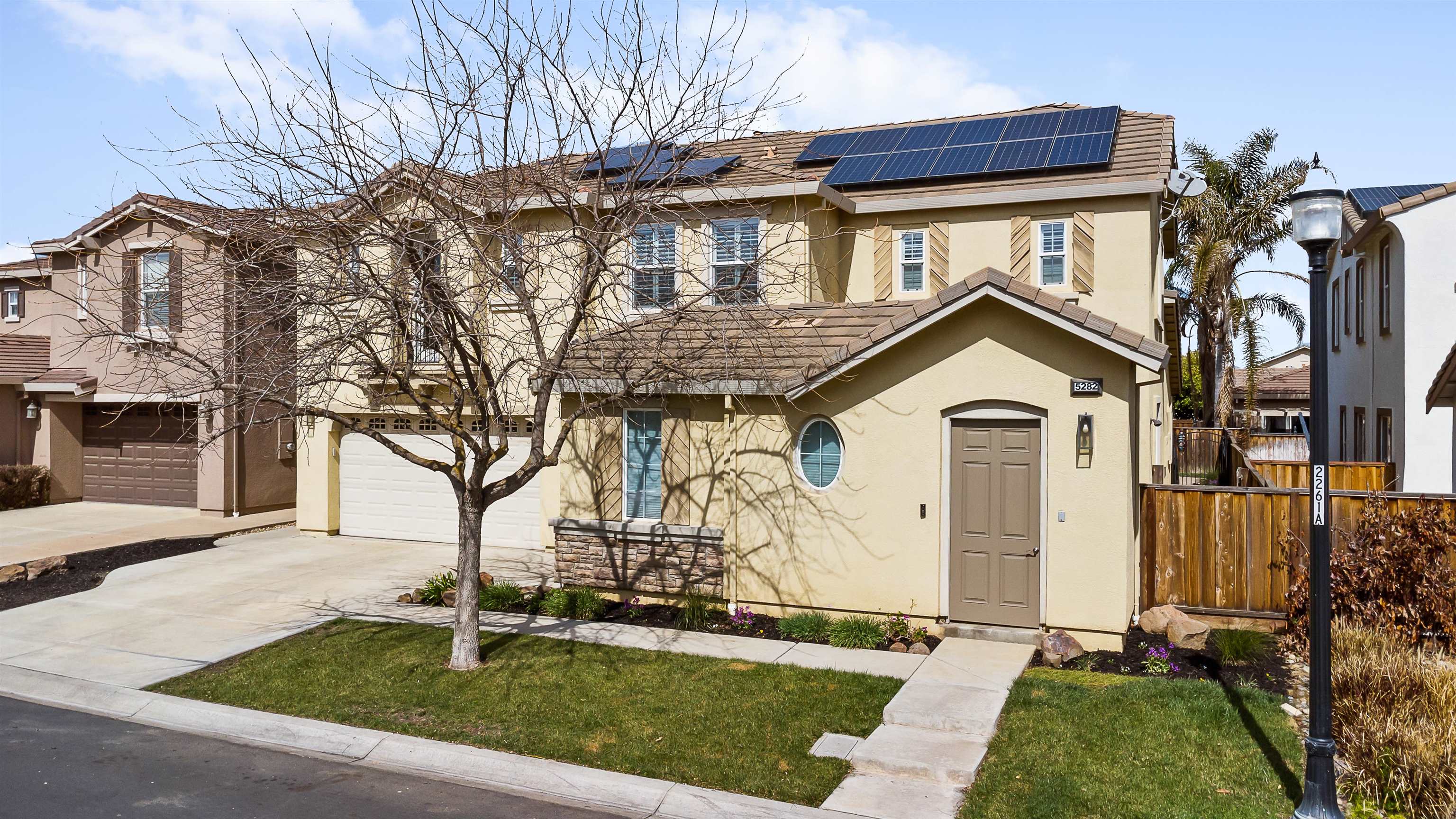 Detail Gallery Image 5 of 41 For 5282 Fern Ridge Cir, Discovery Bay,  CA 94505 - 5 Beds | 2/1 Baths