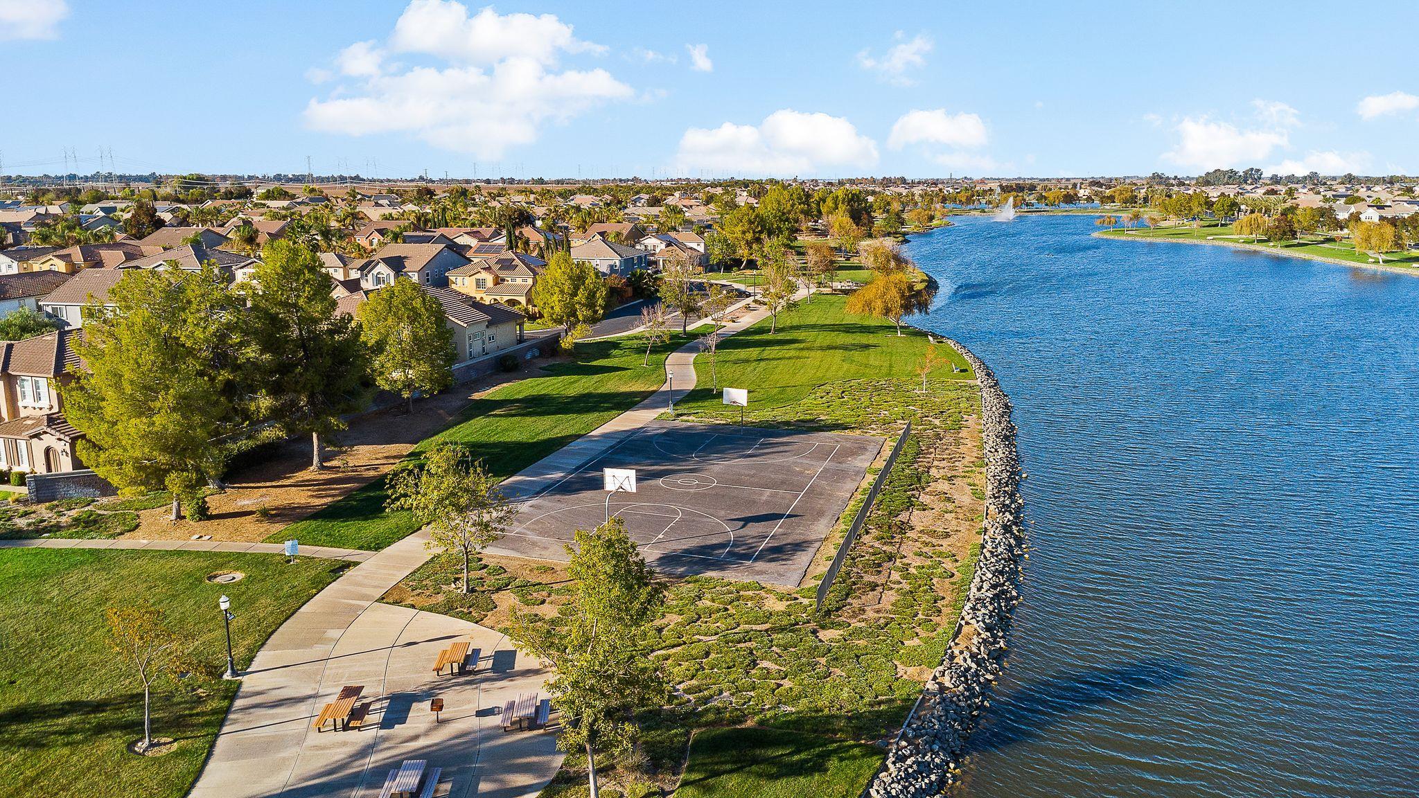 Detail Gallery Image 41 of 41 For 5282 Fern Ridge Cir, Discovery Bay,  CA 94505 - 5 Beds | 2/1 Baths