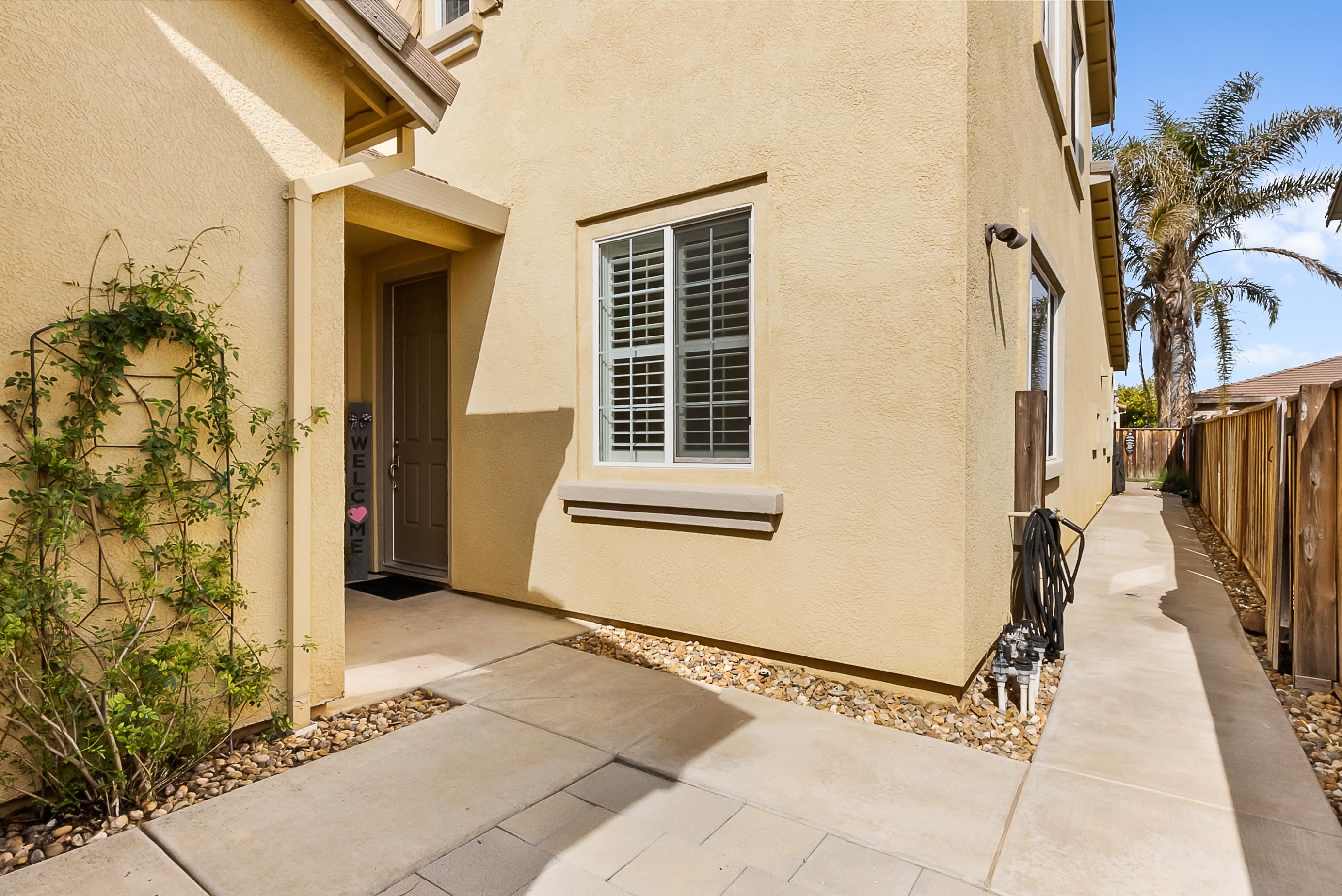 Detail Gallery Image 6 of 41 For 5282 Fern Ridge Cir, Discovery Bay,  CA 94505 - 5 Beds | 2/1 Baths