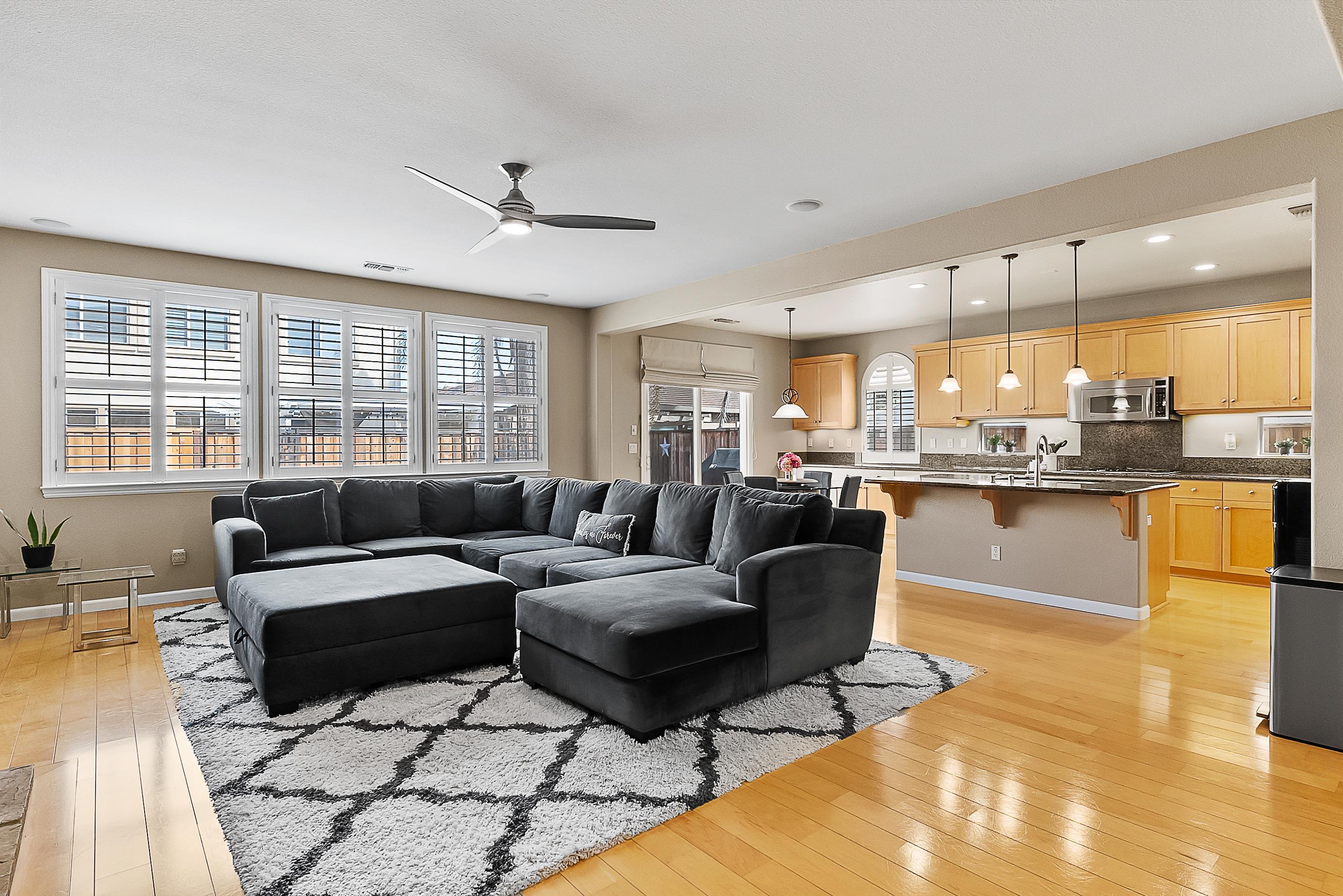 Detail Gallery Image 10 of 41 For 5282 Fern Ridge Cir, Discovery Bay,  CA 94505 - 5 Beds | 2/1 Baths