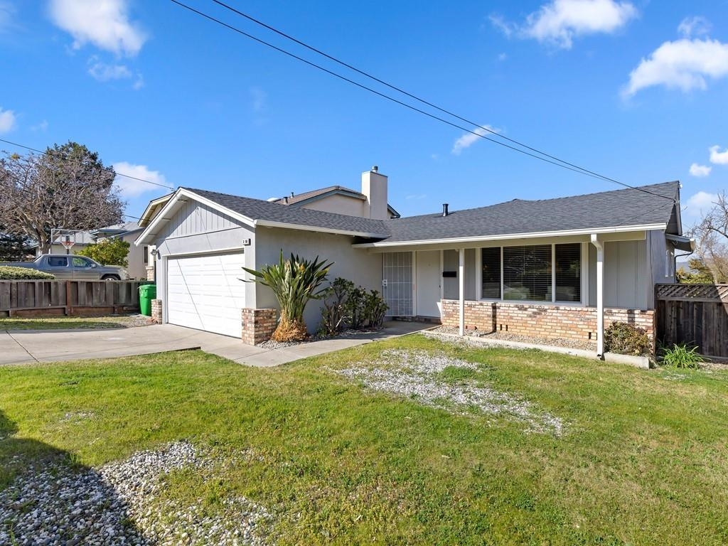 Detail Gallery Image 3 of 25 For 3250 Ridge Crest Ct, Hayward,  CA 94541 - 3 Beds | 2 Baths