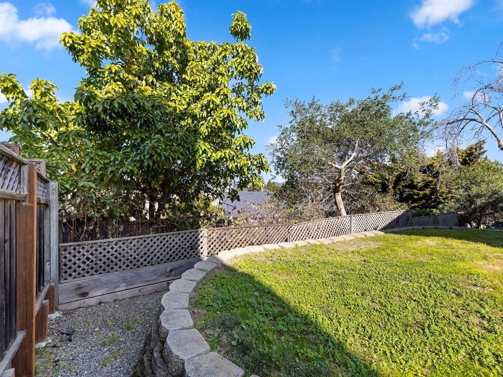 Detail Gallery Image 23 of 25 For 3250 Ridge Crest Ct, Hayward,  CA 94541 - 3 Beds | 2 Baths