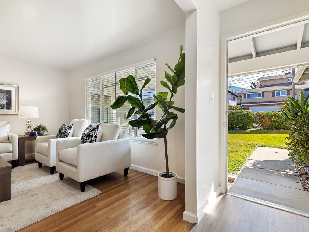 Detail Gallery Image 5 of 25 For 3250 Ridge Crest Ct, Hayward,  CA 94541 - 3 Beds | 2 Baths