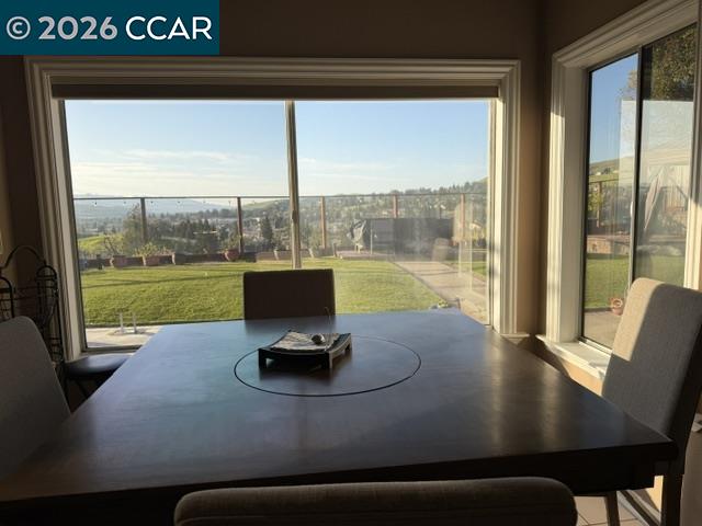 Detail Gallery Image 11 of 30 For 243 Viewpoint Dr, Danville,  CA 94506 - 5 Beds | 3 Baths