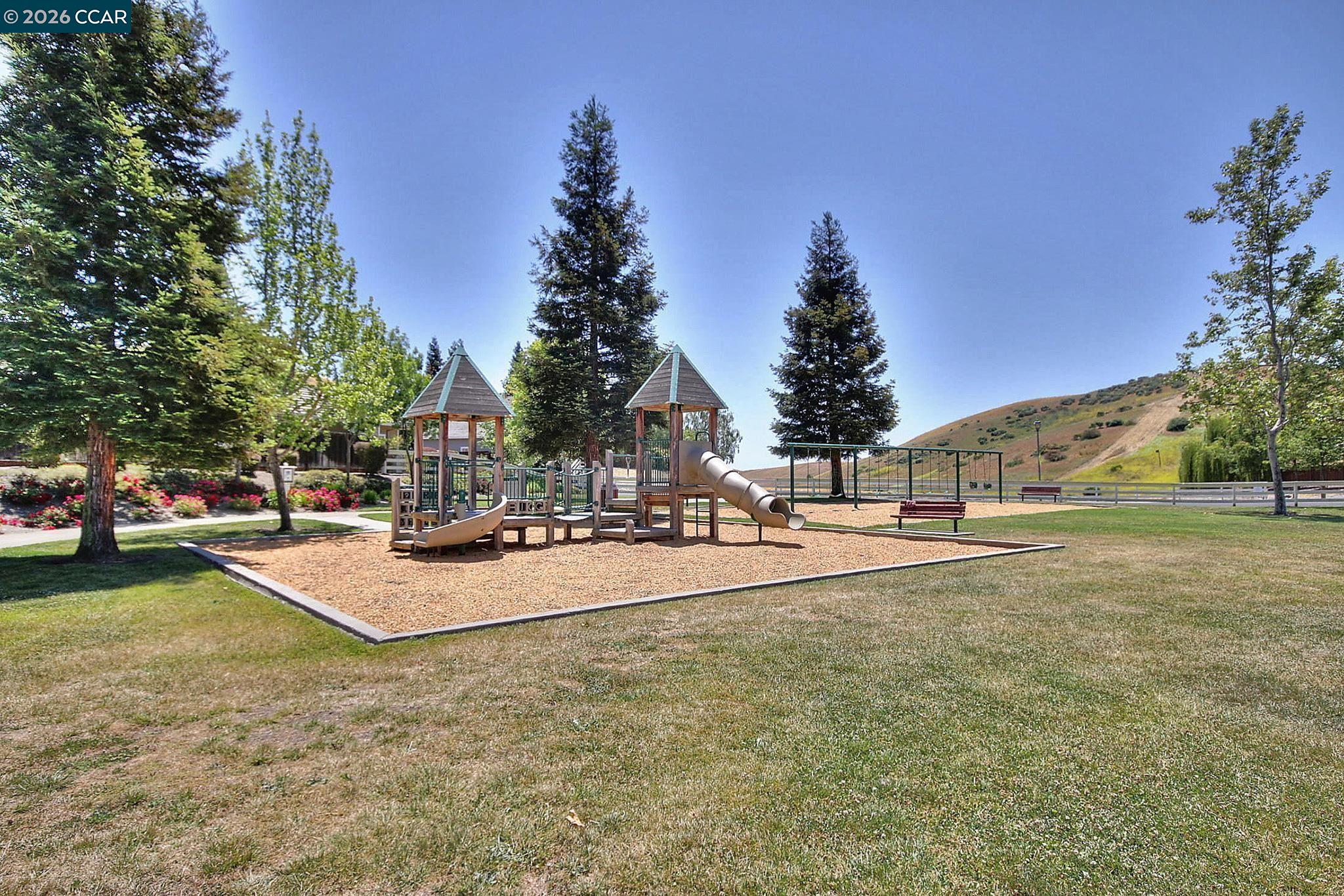 Detail Gallery Image 29 of 30 For 243 Viewpoint Dr, Danville,  CA 94506 - 5 Beds | 3 Baths