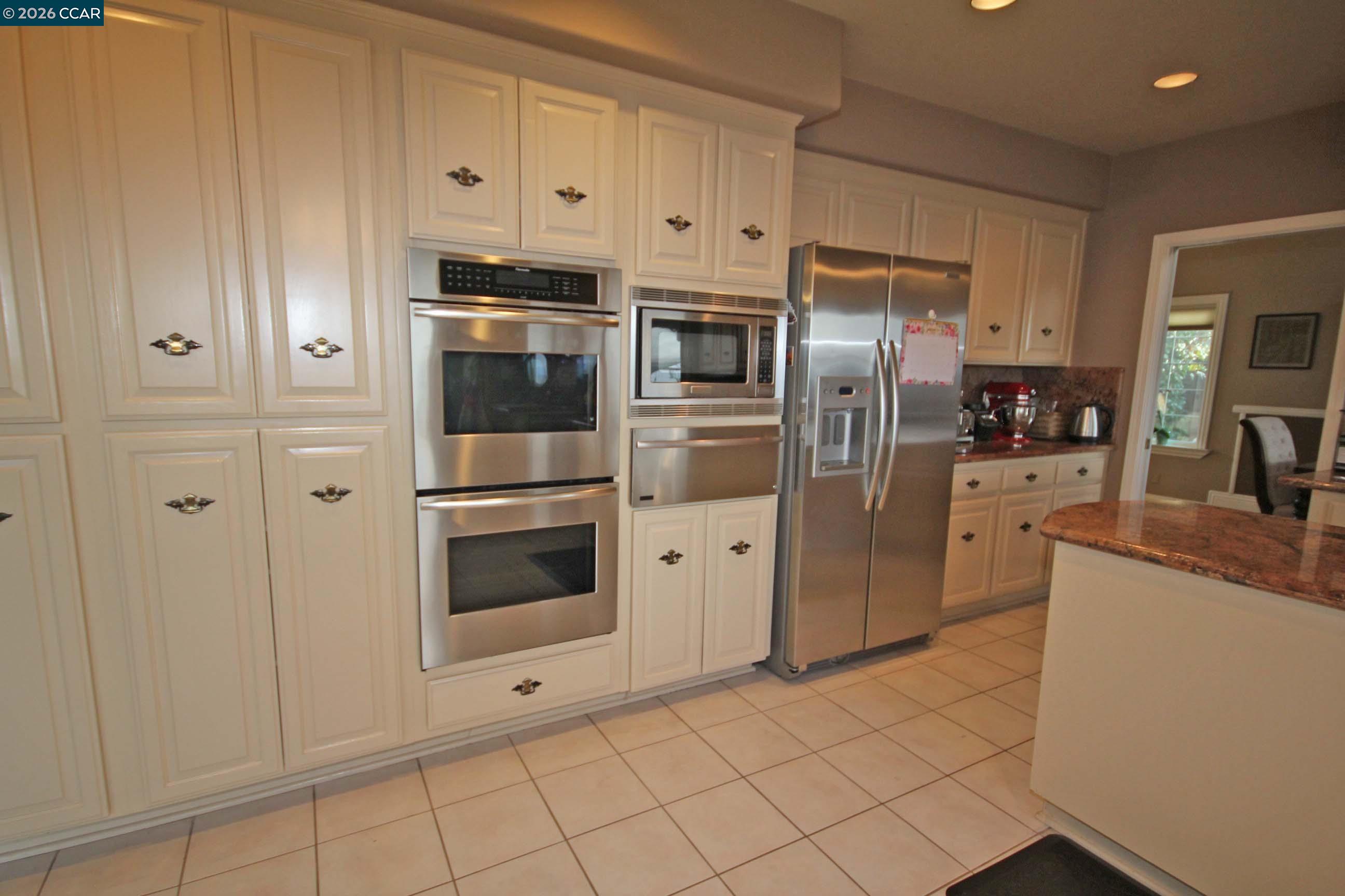 Detail Gallery Image 8 of 30 For 243 Viewpoint Dr, Danville,  CA 94506 - 5 Beds | 3 Baths