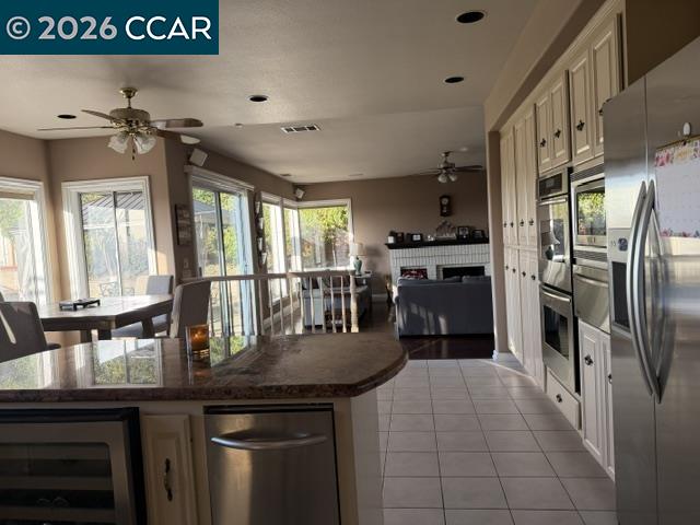 Detail Gallery Image 9 of 30 For 243 Viewpoint Dr, Danville,  CA 94506 - 5 Beds | 3 Baths