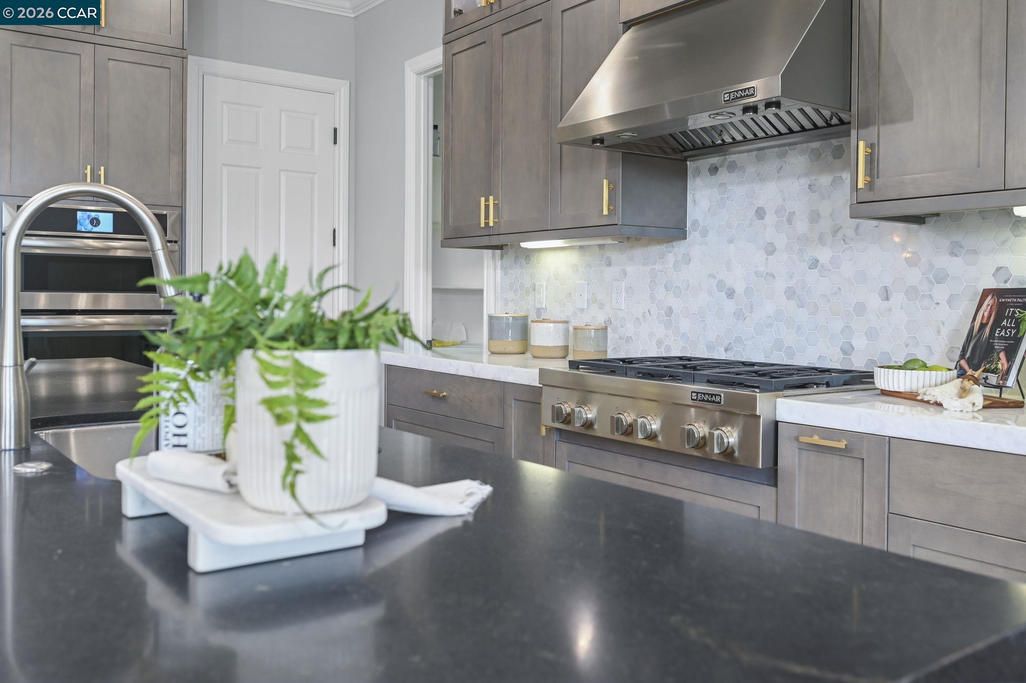 Detail Gallery Image 15 of 54 For 6132 Alpine Blue Dr, San Ramon,  CA 94582 - 4 Beds | 3/1 Baths