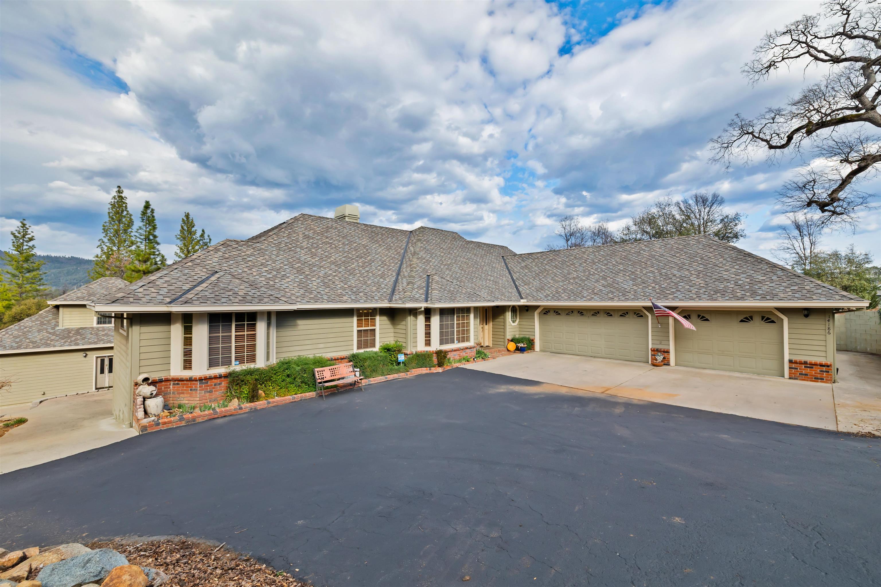 Detail Gallery Image 8 of 60 For 14186 Stanton Circle, Sonora,  CA 95370 - 3 Beds | 2/1 Baths