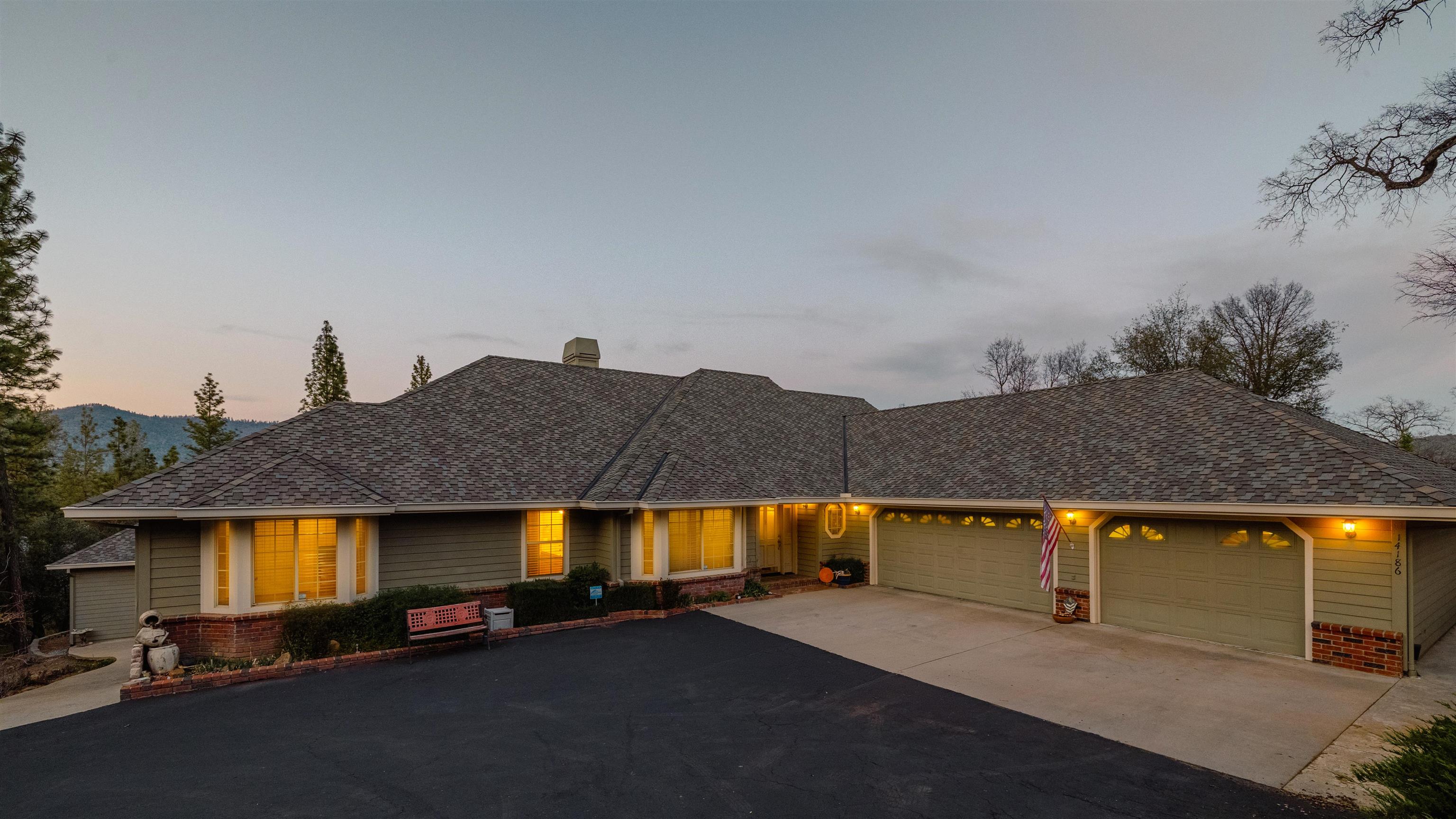 Detail Gallery Image 9 of 60 For 14186 Stanton Circle, Sonora,  CA 95370 - 3 Beds | 2/1 Baths