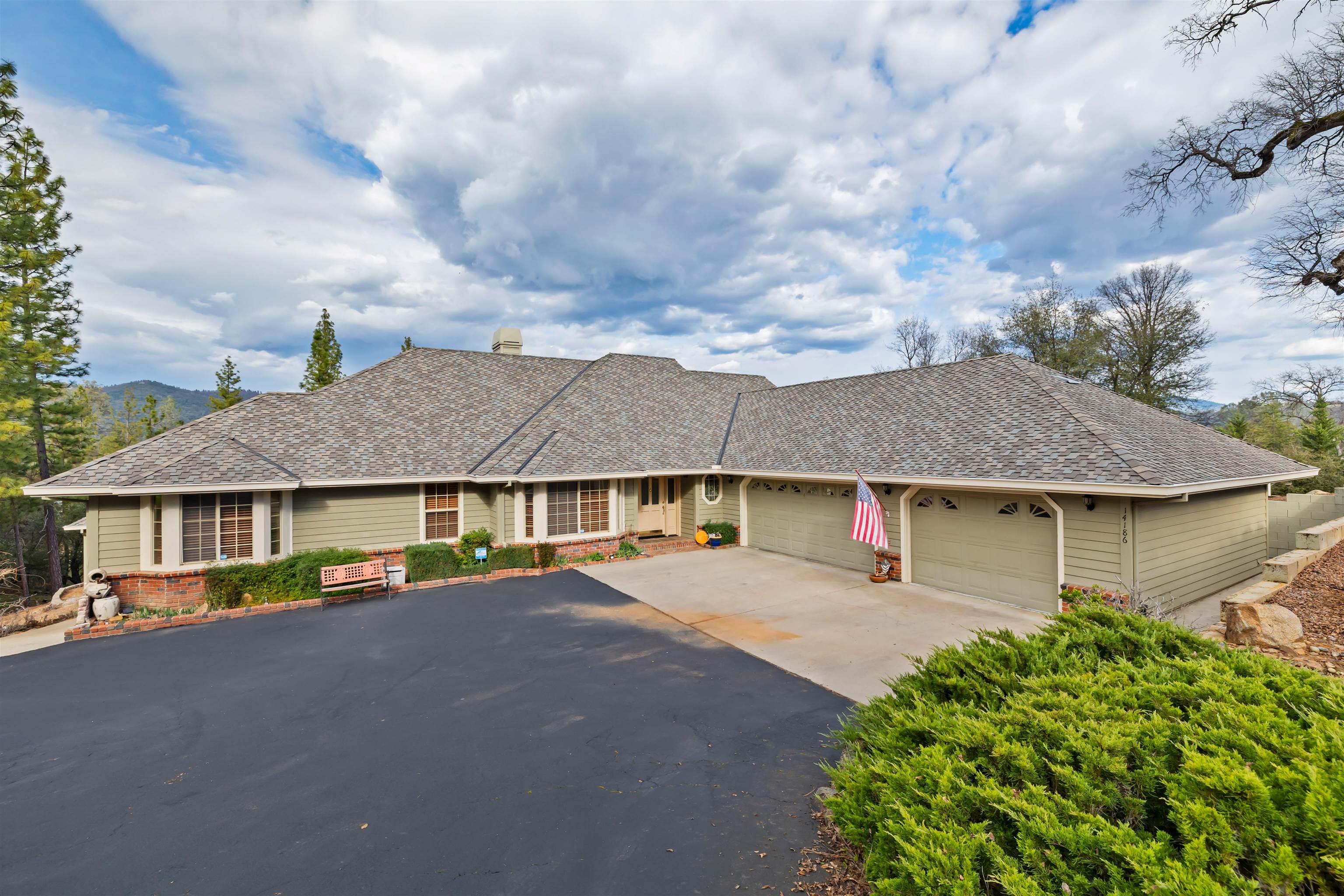 Detail Gallery Image 10 of 60 For 14186 Stanton Circle, Sonora,  CA 95370 - 3 Beds | 2/1 Baths