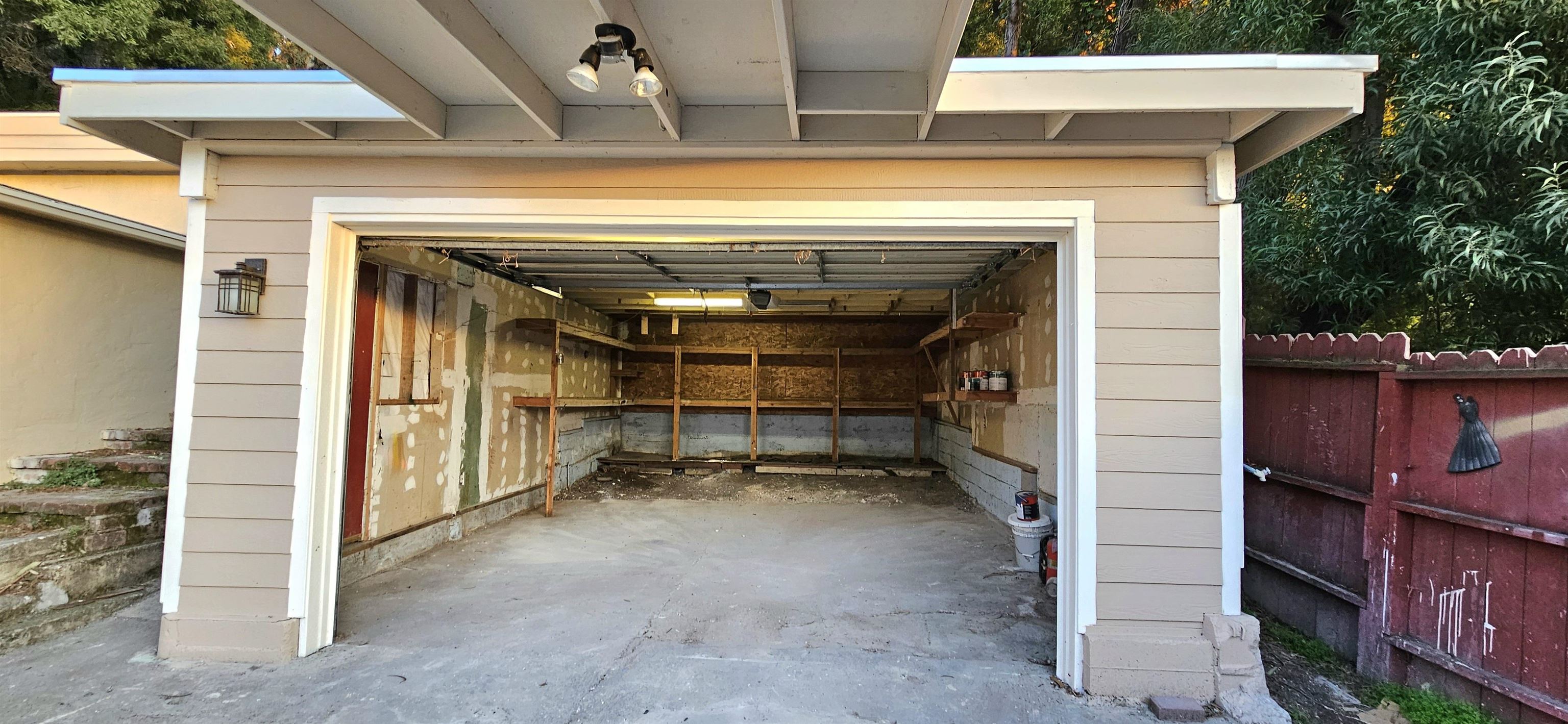 Detail Gallery Image 24 of 30 For 2076 Harrington Ave, Oakland,  CA 94601 - 4 Beds | 2/1 Baths