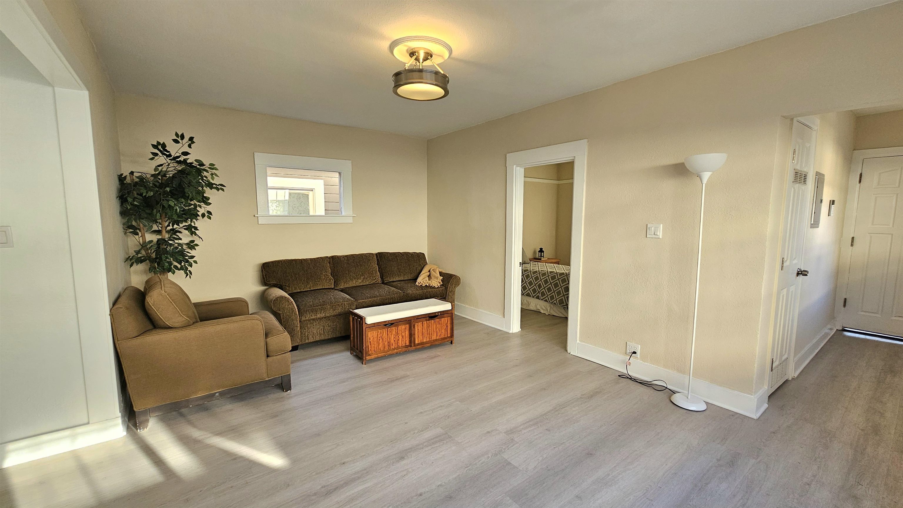 Detail Gallery Image 4 of 30 For 2076 Harrington Ave, Oakland,  CA 94601 - 4 Beds | 2/1 Baths