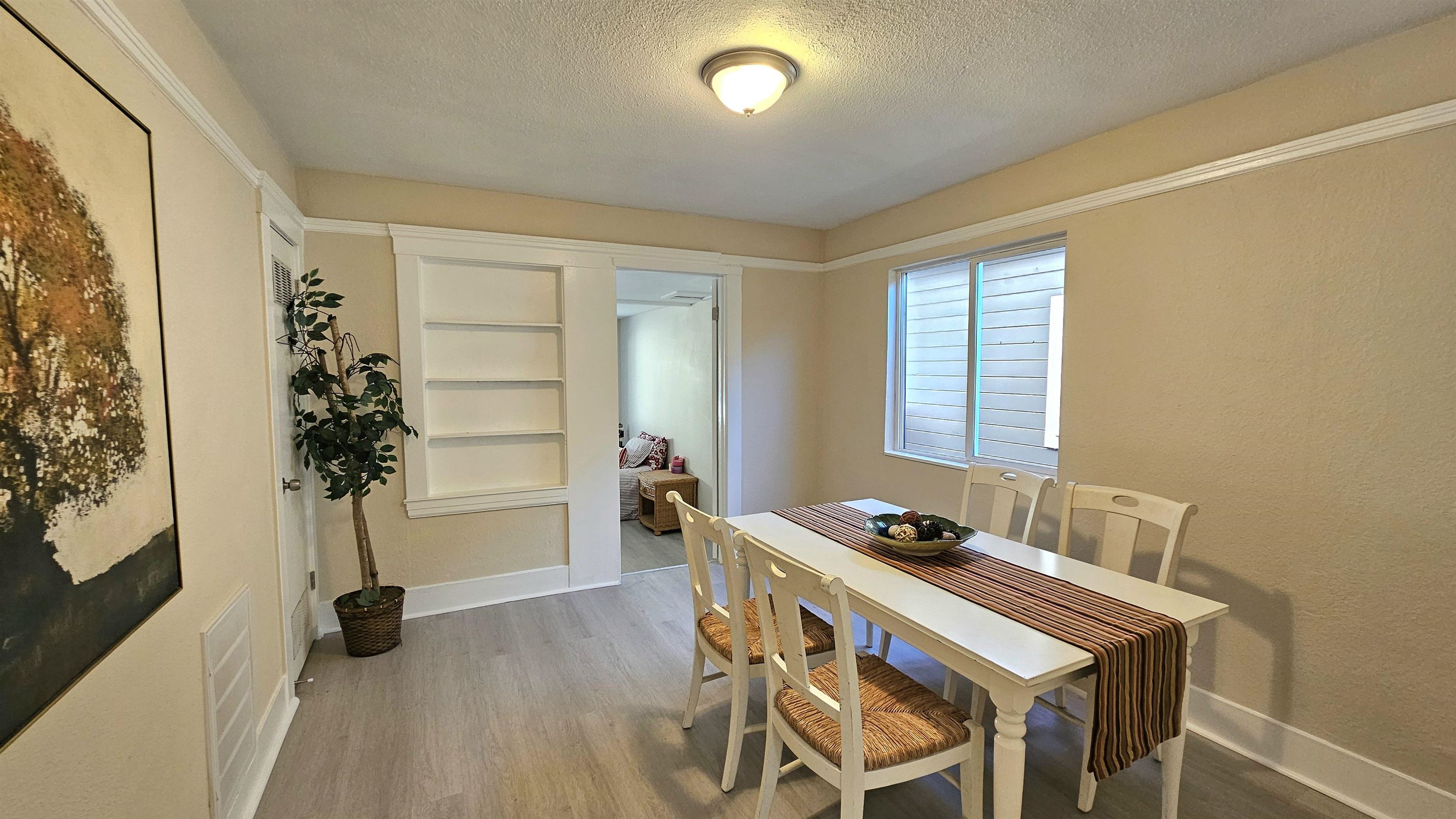 Detail Gallery Image 8 of 30 For 2076 Harrington Ave, Oakland,  CA 94601 - 4 Beds | 2/1 Baths