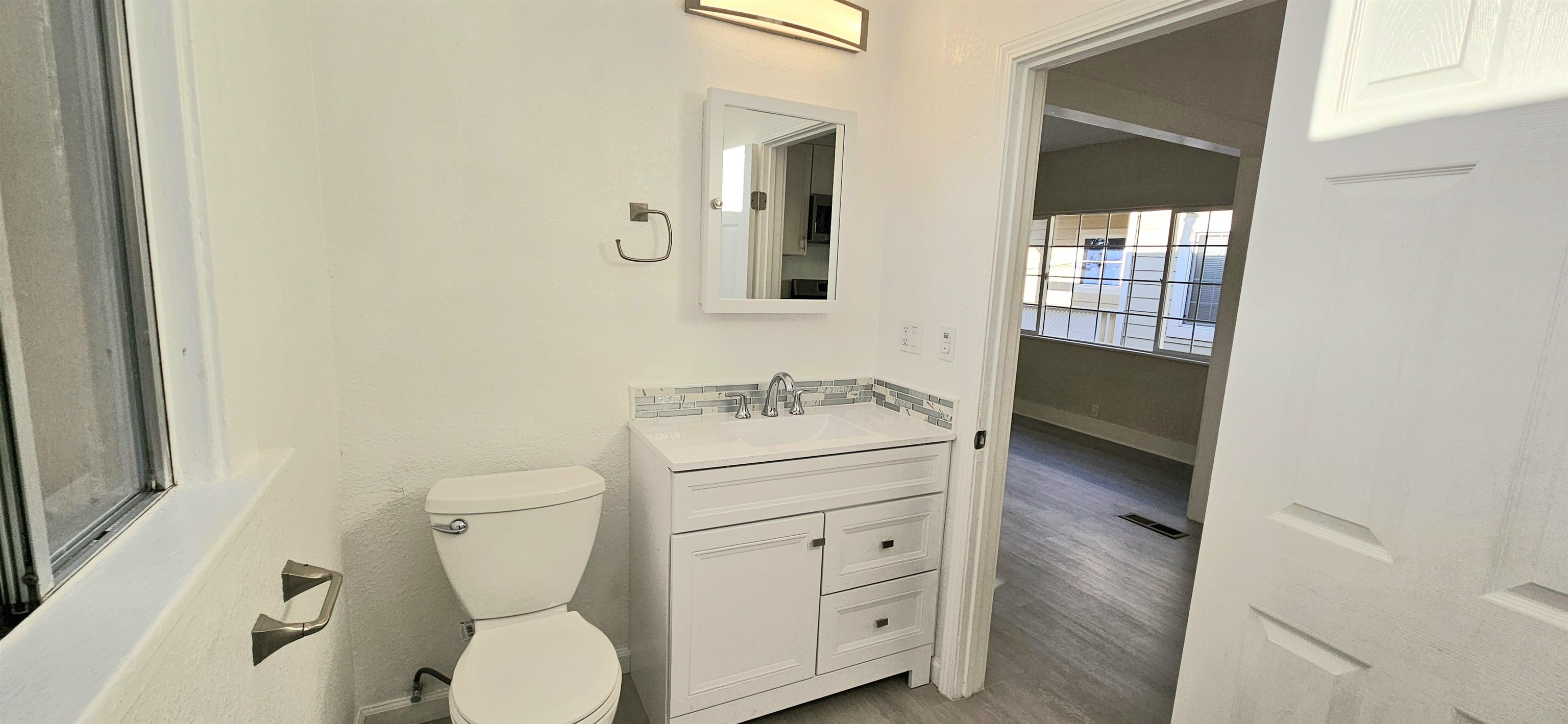 Detail Gallery Image 10 of 30 For 2076 Harrington Ave, Oakland,  CA 94601 - 4 Beds | 2/1 Baths