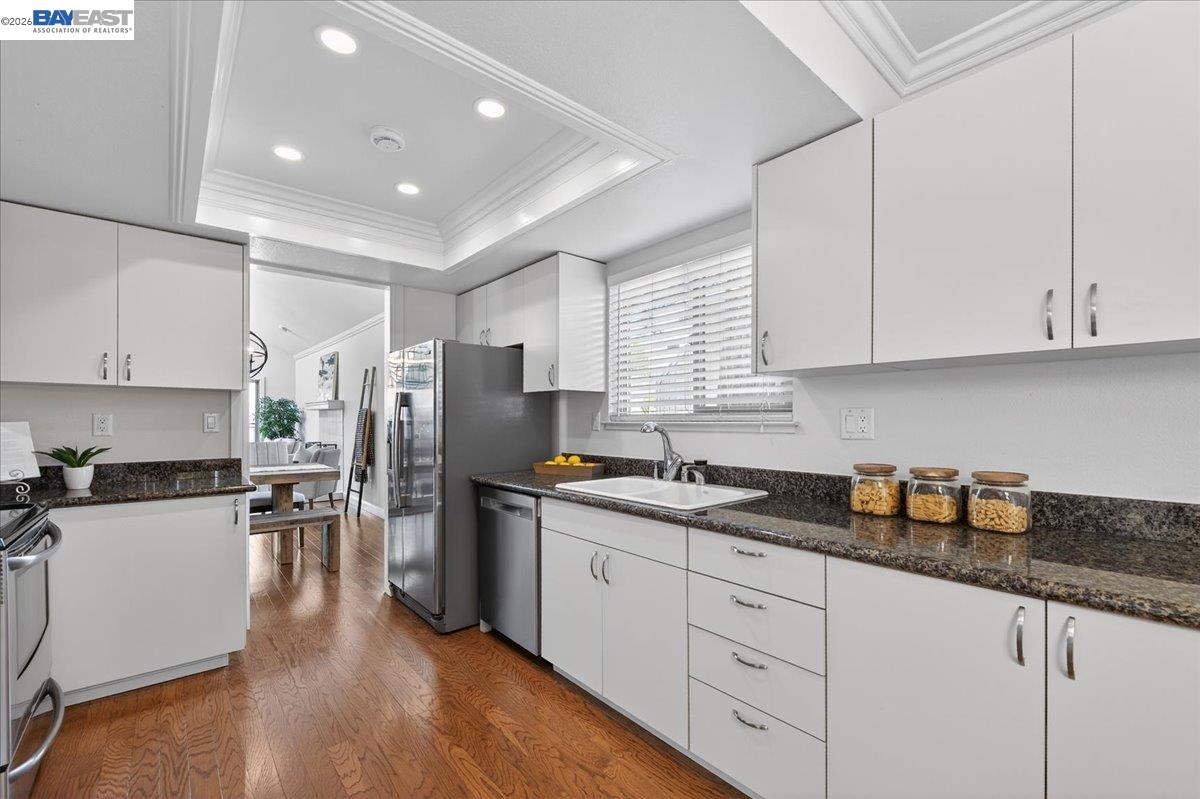 Detail Gallery Image 11 of 45 For 7543 Maywood Dr, Pleasanton,  CA 94588 - 3 Beds | 2 Baths