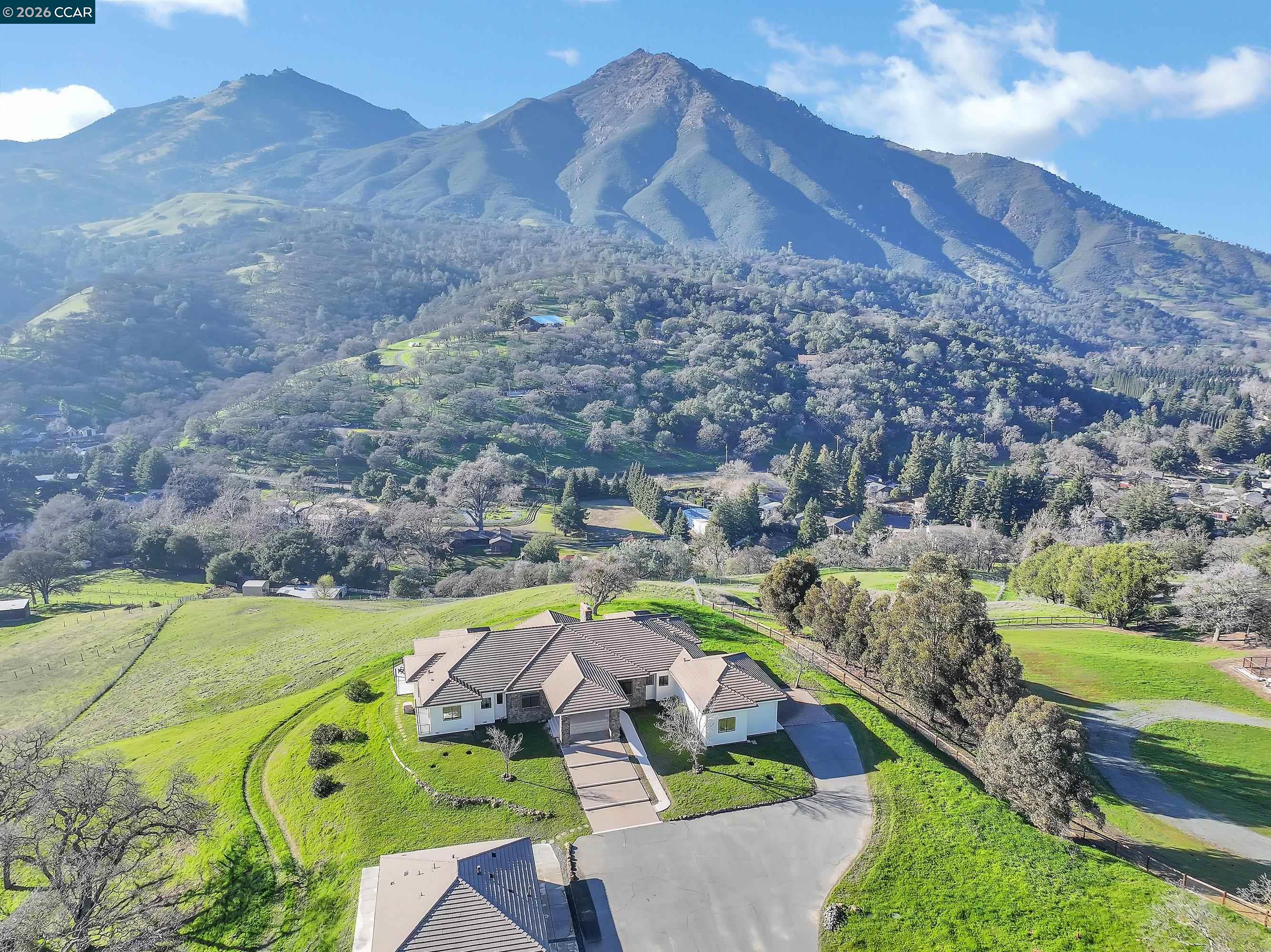 Detail Gallery Image 3 of 60 For 420 Leon Ct, Clayton,  CA 94517 - – Beds | – Baths