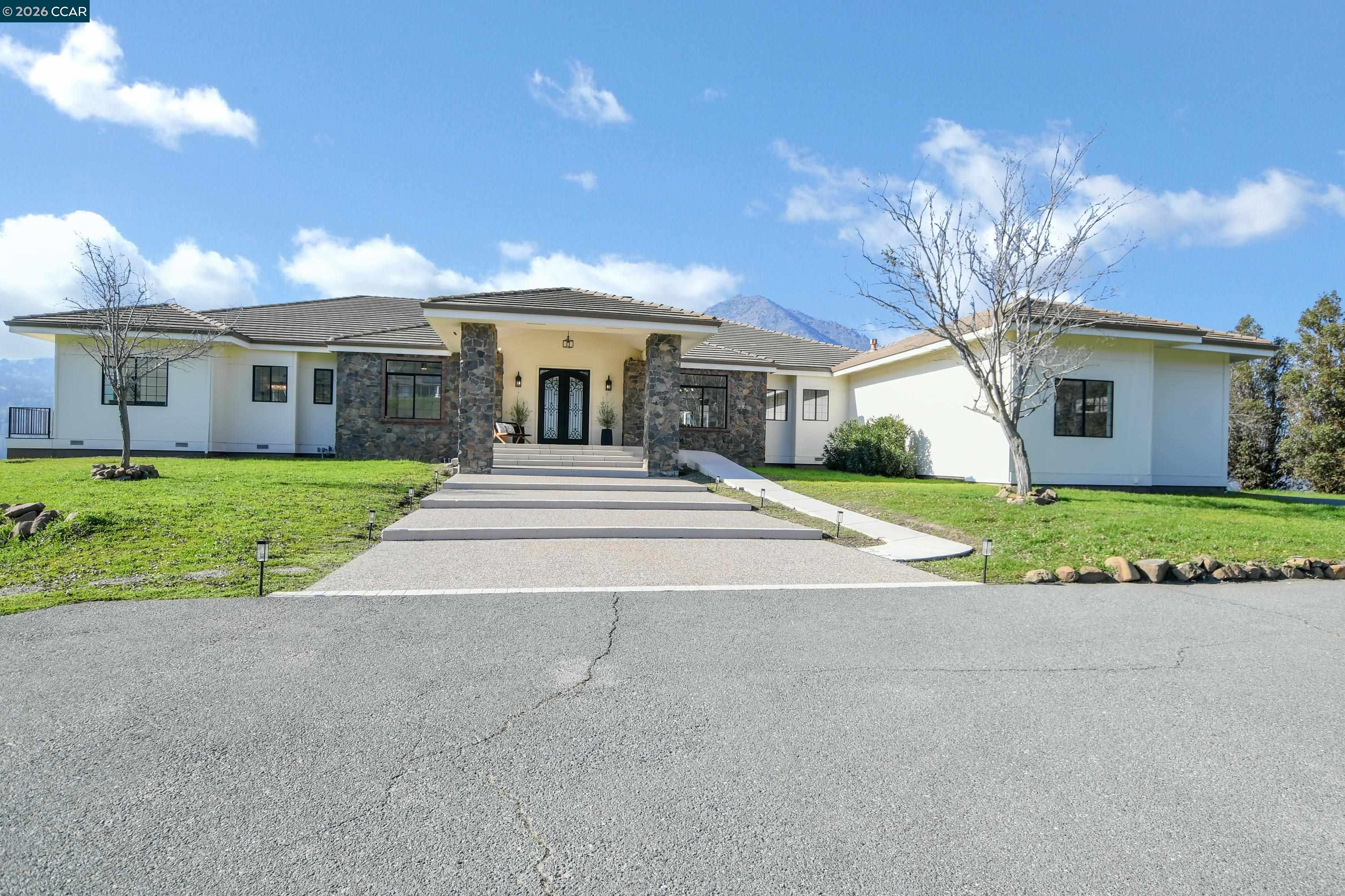 Detail Gallery Image 8 of 60 For 420 Leon Ct, Clayton,  CA 94517 - – Beds | – Baths