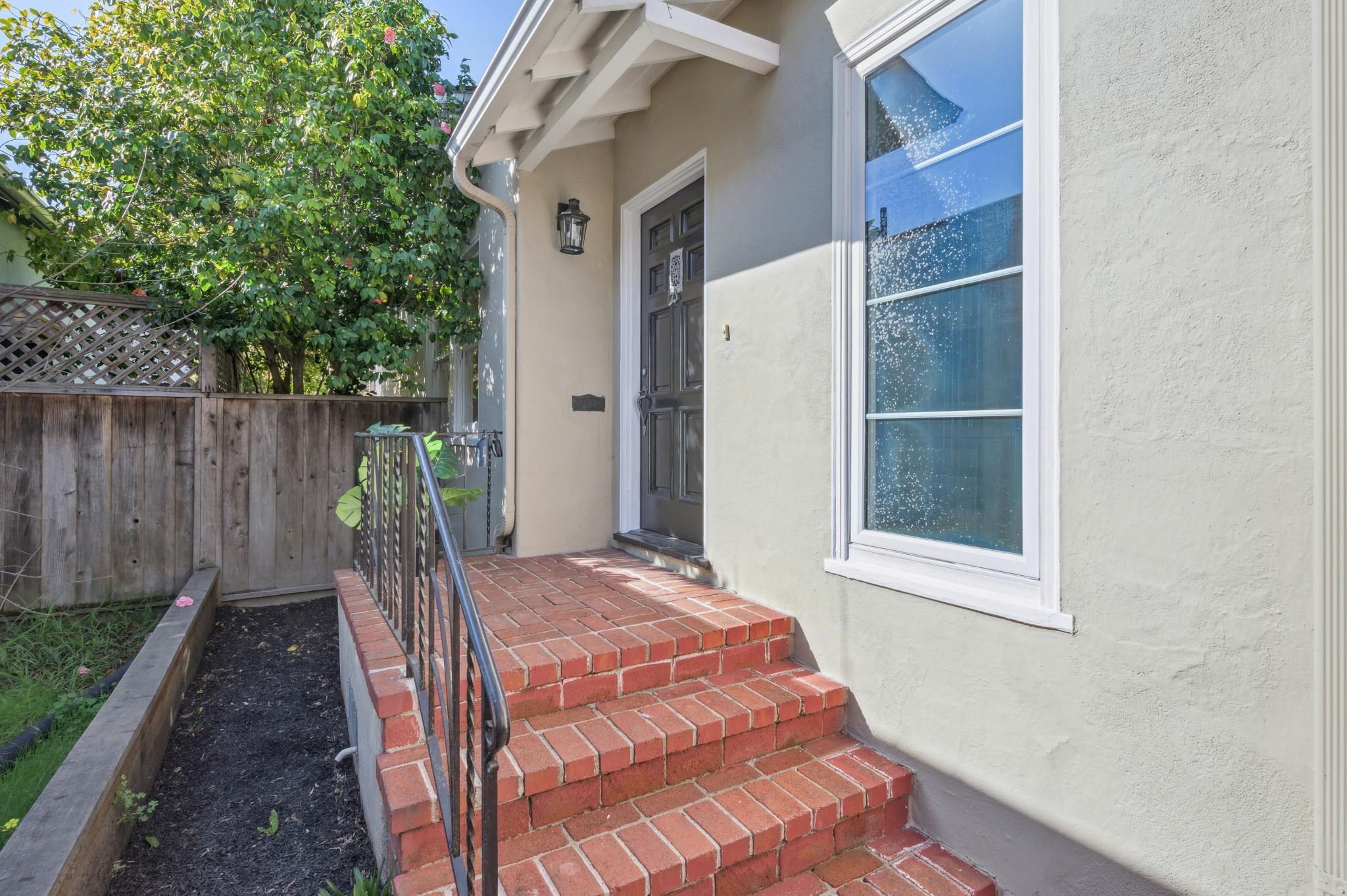 Detail Gallery Image 2 of 57 For 2932 Marina Dr, Alameda,  CA 94501 - 3 Beds | 2/1 Baths
