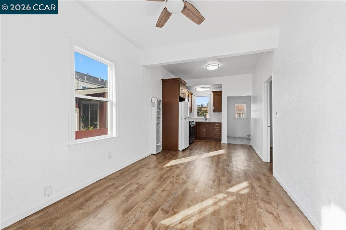 Detail Gallery Image 2 of 28 For 333 Chanslor Ave, Richmond,  CA 94801 - 2 Beds | 1 Baths