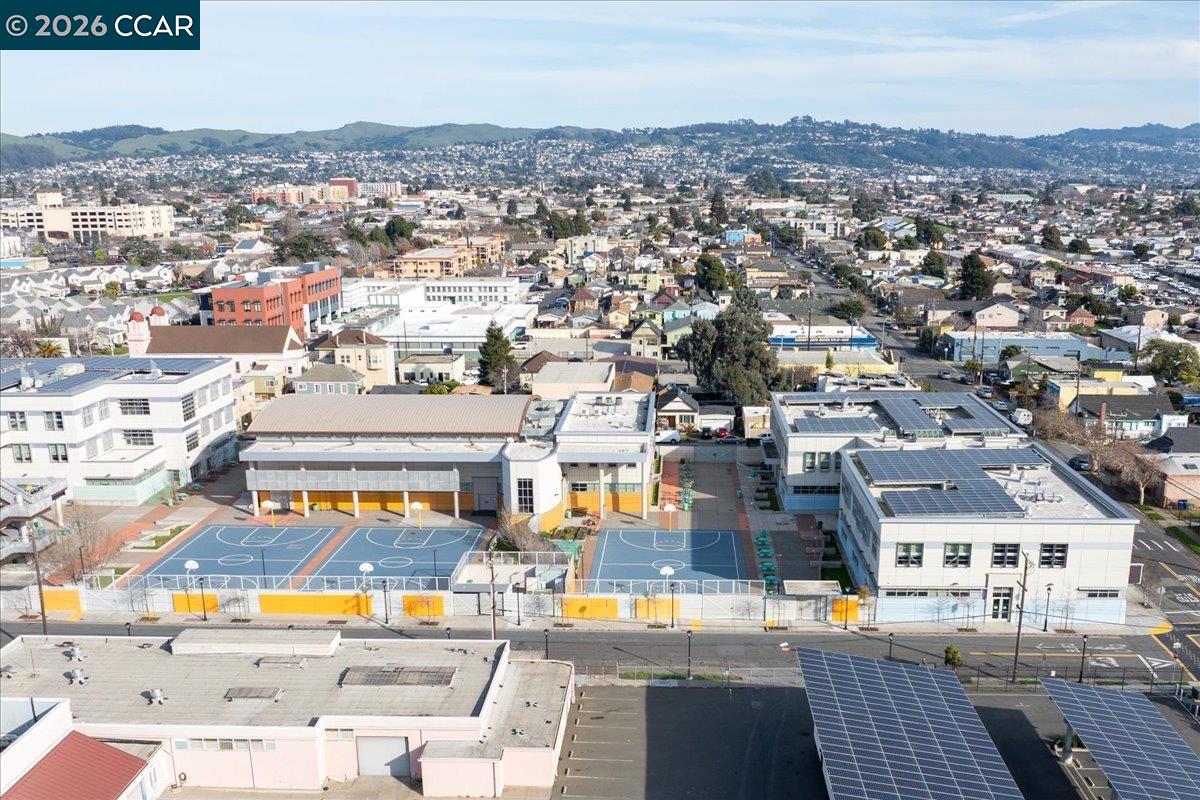 Detail Gallery Image 23 of 28 For 333 Chanslor Ave, Richmond,  CA 94801 - 2 Beds | 1 Baths