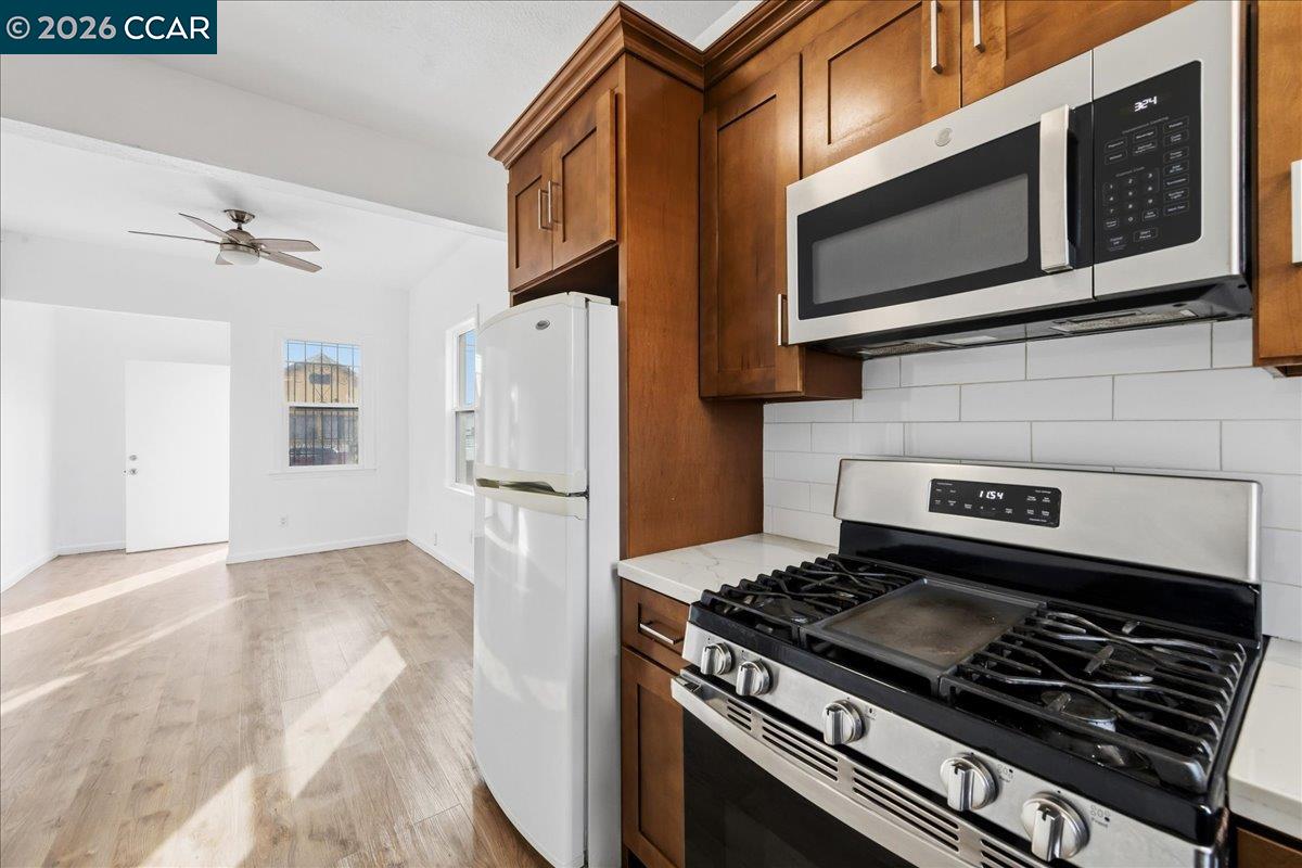 Detail Gallery Image 9 of 28 For 333 Chanslor Ave, Richmond,  CA 94801 - 2 Beds | 1 Baths