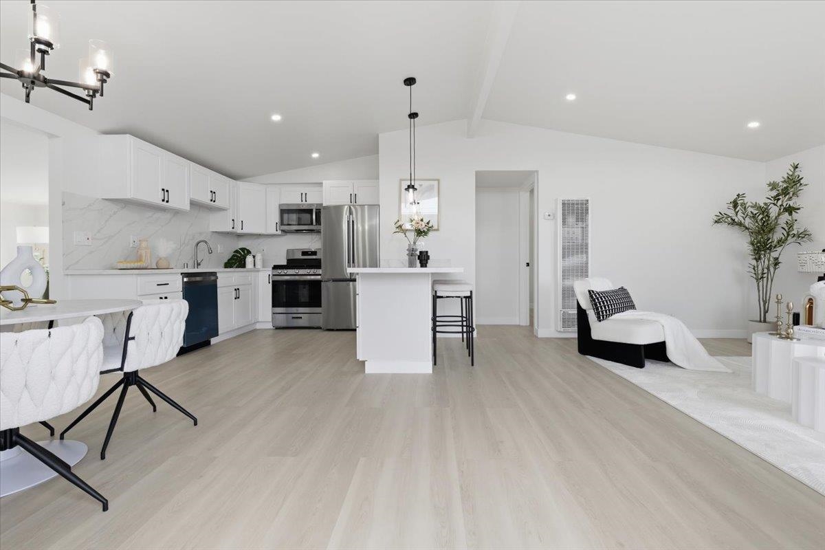 Detail Gallery Image 11 of 51 For 27707 La Porte Ave, Hayward,  CA 94545 - 3 Beds | 2 Baths