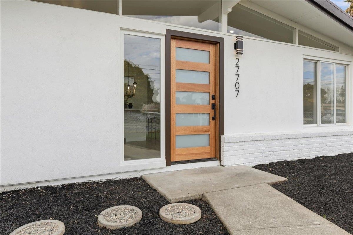 Detail Gallery Image 10 of 51 For 27707 La Porte Ave, Hayward,  CA 94545 - 3 Beds | 2 Baths