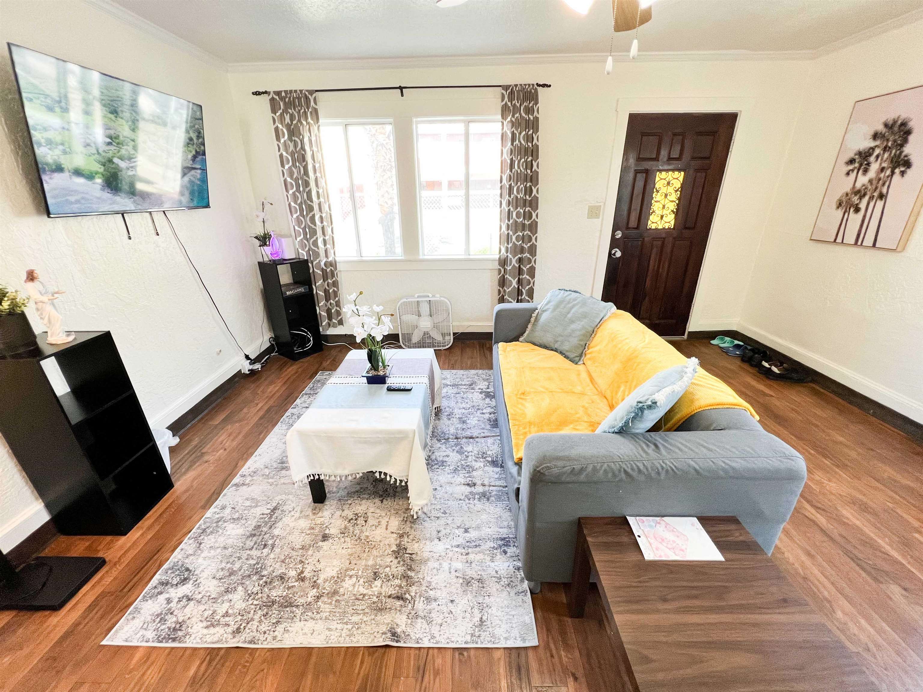 Detail Gallery Image 2 of 15 For 9325 Hillside St, Oakland,  CA 94603 - 2 Beds | 2 Baths