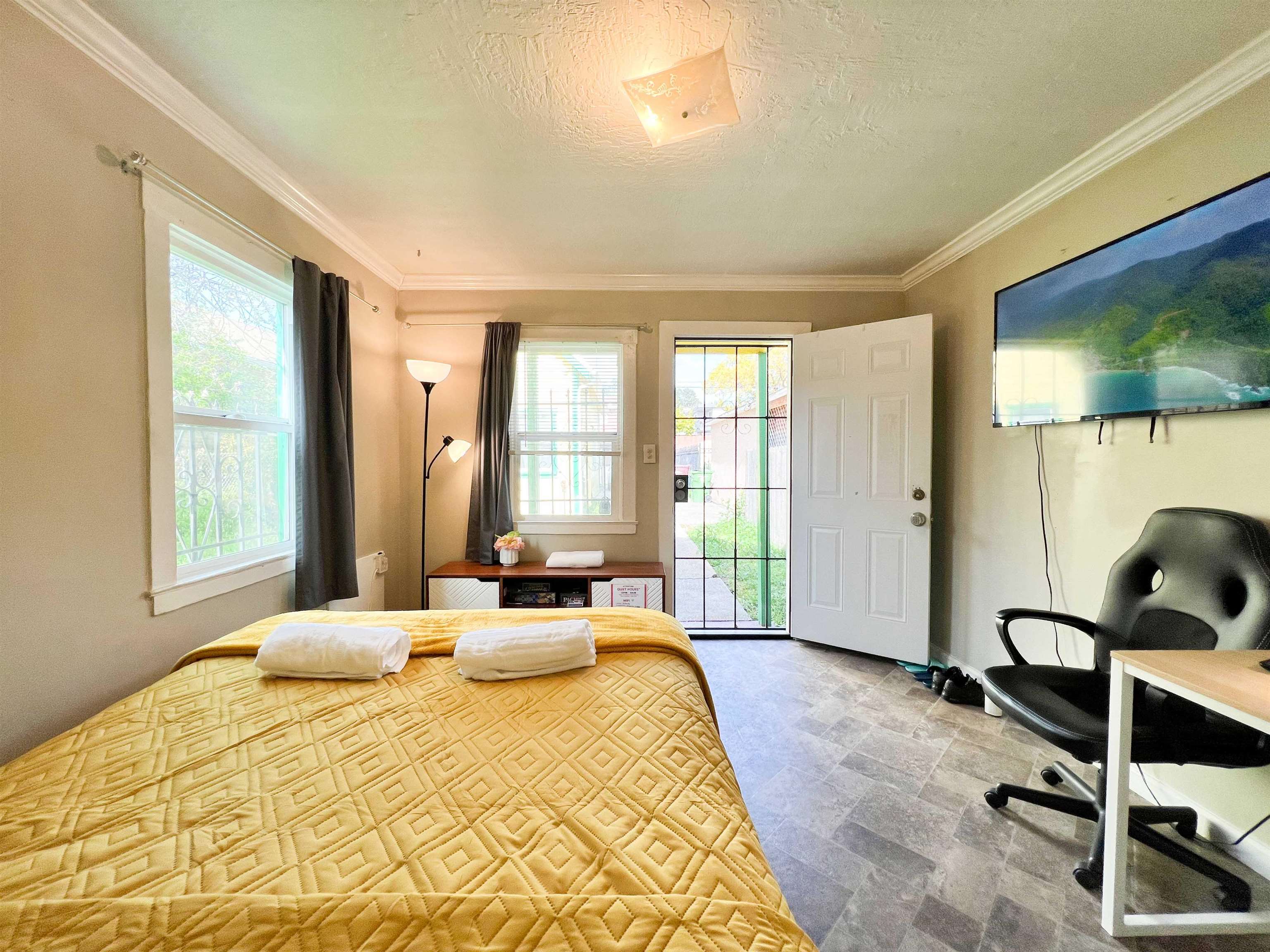 Detail Gallery Image 13 of 15 For 9325 Hillside St, Oakland,  CA 94603 - 2 Beds | 2 Baths