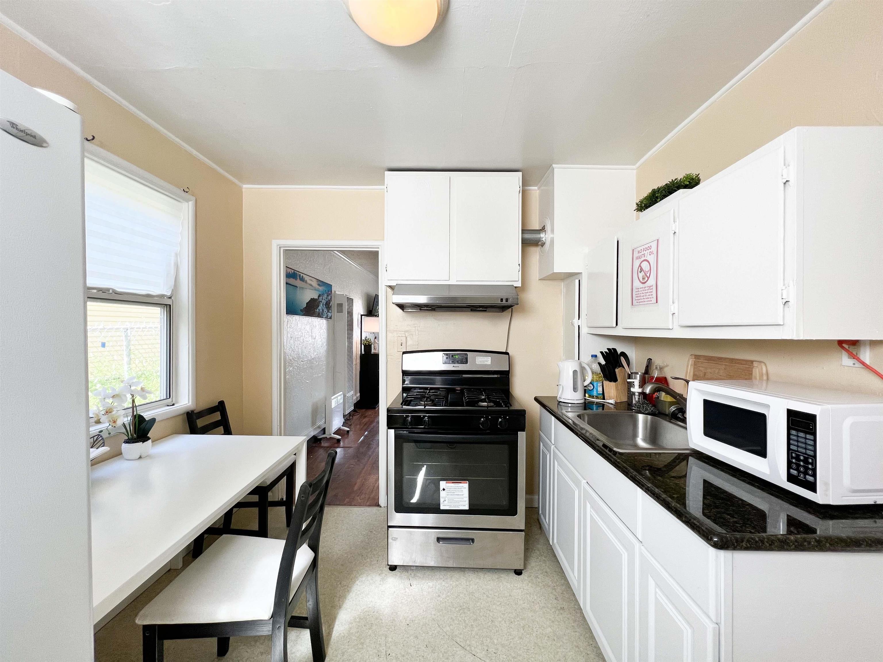 Detail Gallery Image 5 of 15 For 9325 Hillside St, Oakland,  CA 94603 - 2 Beds | 2 Baths