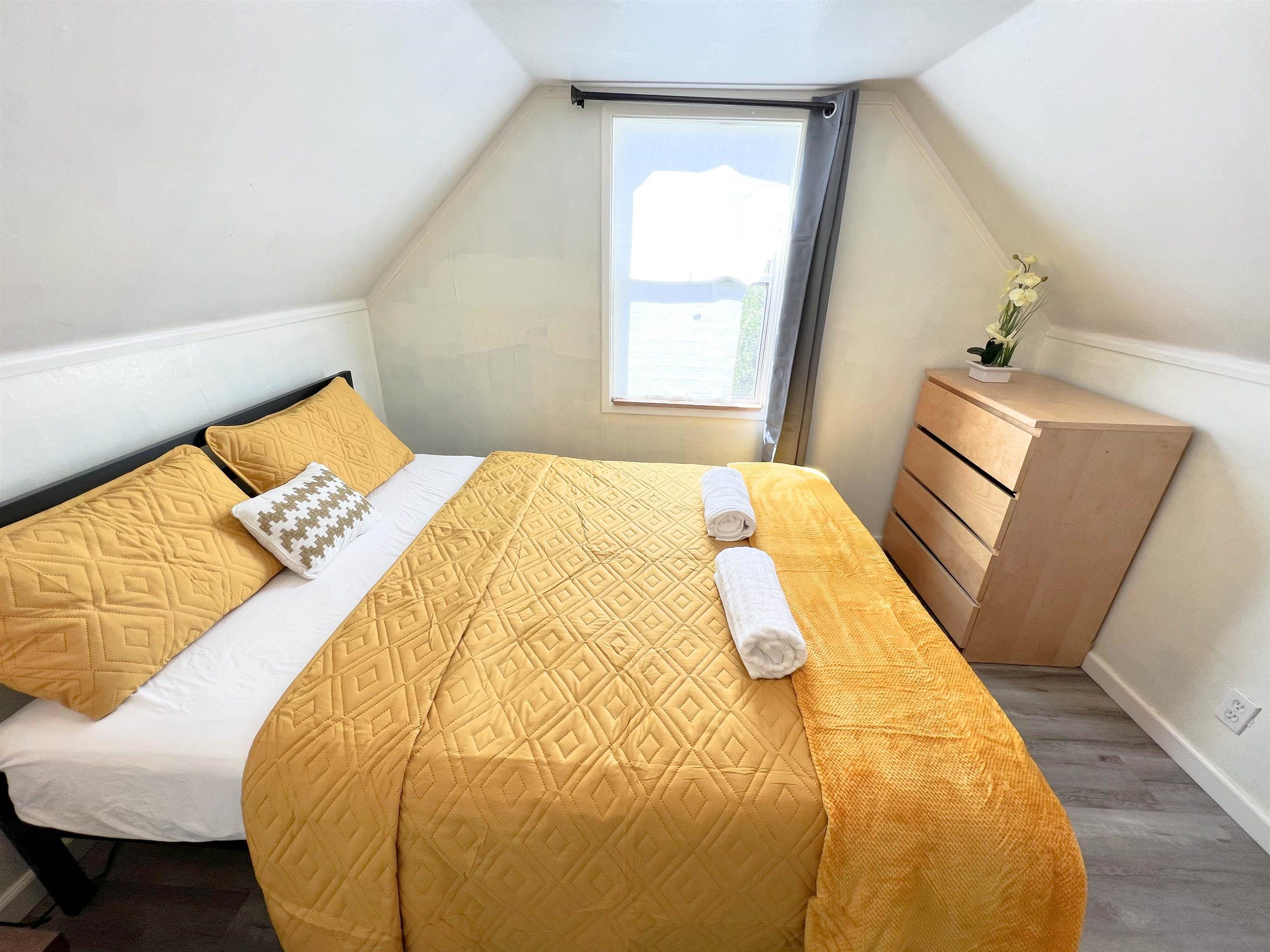 Detail Gallery Image 10 of 15 For 9325 Hillside St, Oakland,  CA 94603 - 2 Beds | 2 Baths