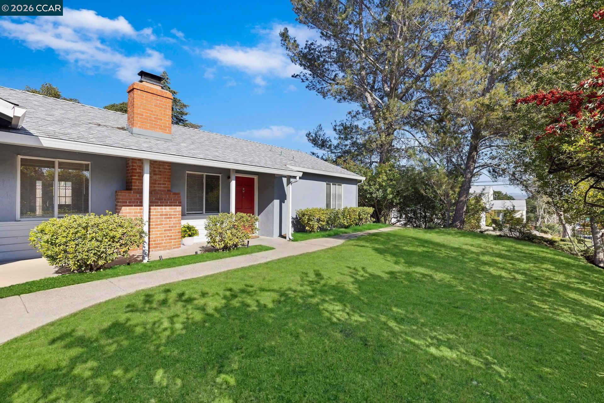 Detail Gallery Image 2 of 31 For 848 Cumberland Dr, Pleasant Hill,  CA 94523 - 3 Beds | 1 Baths