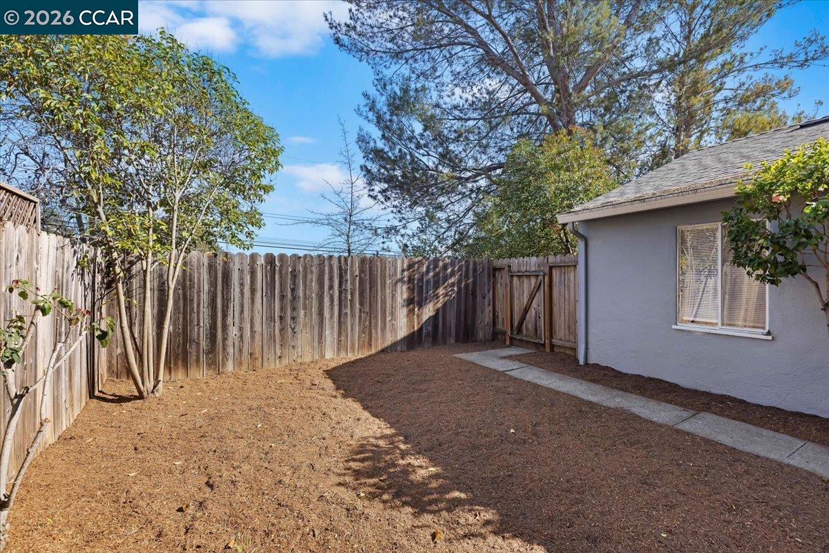 Detail Gallery Image 25 of 31 For 848 Cumberland Dr, Pleasant Hill,  CA 94523 - 3 Beds | 1 Baths