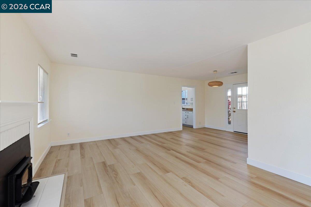 Detail Gallery Image 8 of 31 For 848 Cumberland Dr, Pleasant Hill,  CA 94523 - 3 Beds | 1 Baths