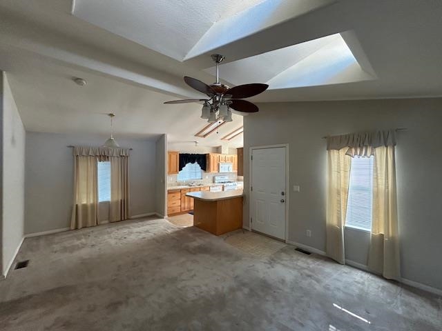 Detail Gallery Image 10 of 35 For 1200 W Winton Ave #81,  Hayward,  CA 94545 - 2 Beds | 2 Baths