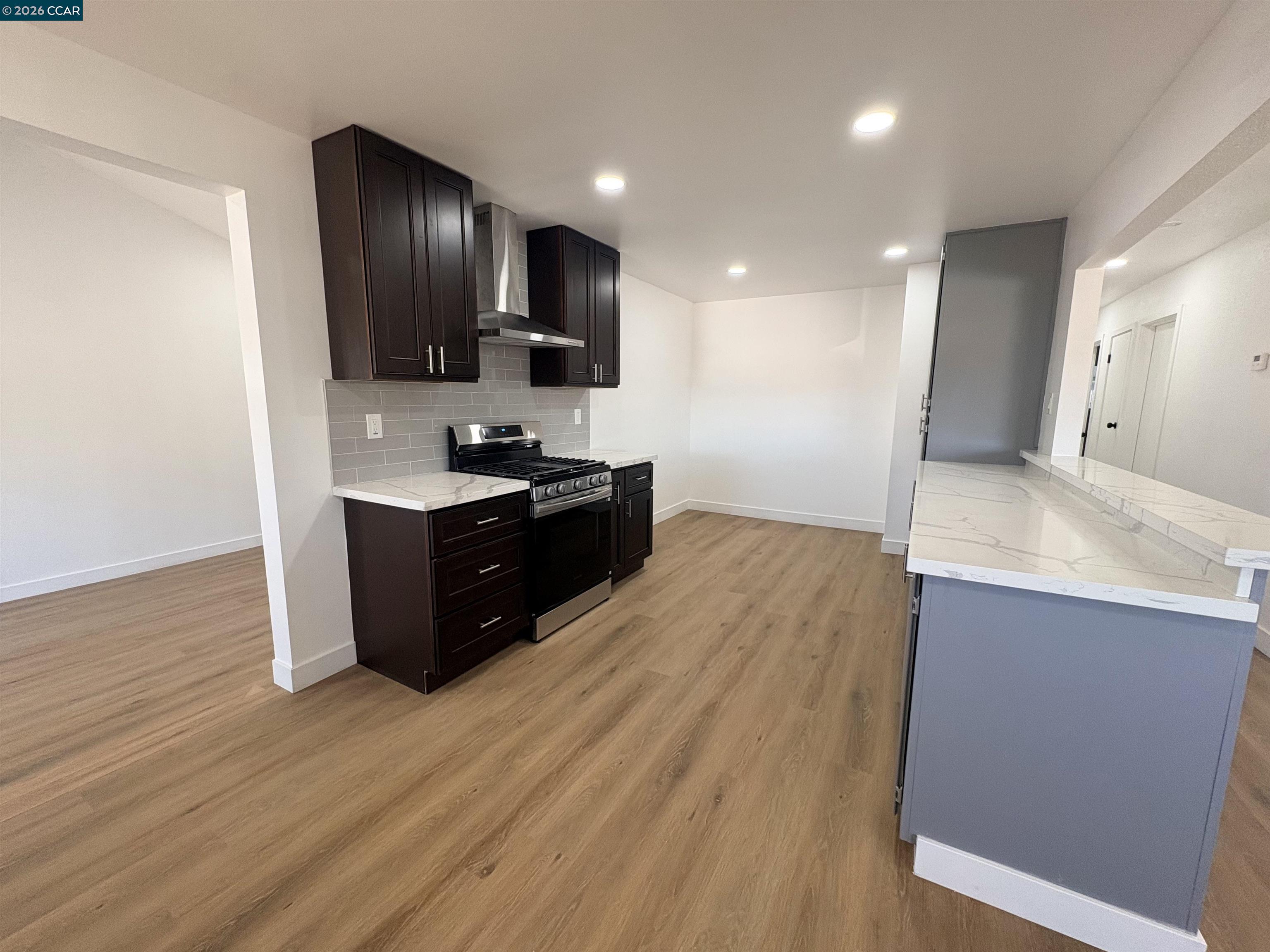 Detail Gallery Image 11 of 31 For 427 Ladera Dr, Vallejo,  CA 94591 - 3 Beds | 2 Baths