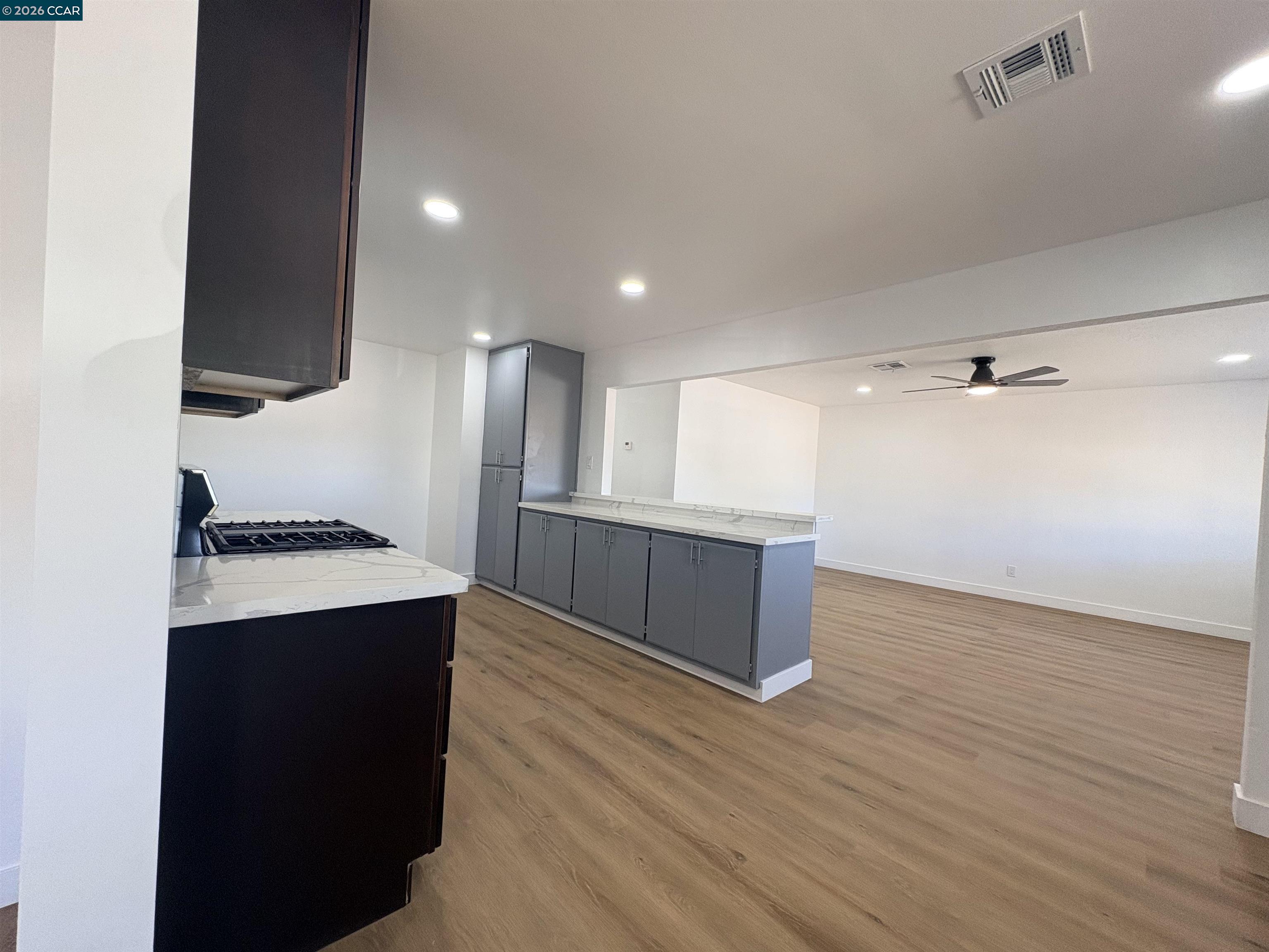 Detail Gallery Image 12 of 31 For 427 Ladera Dr, Vallejo,  CA 94591 - 3 Beds | 2 Baths