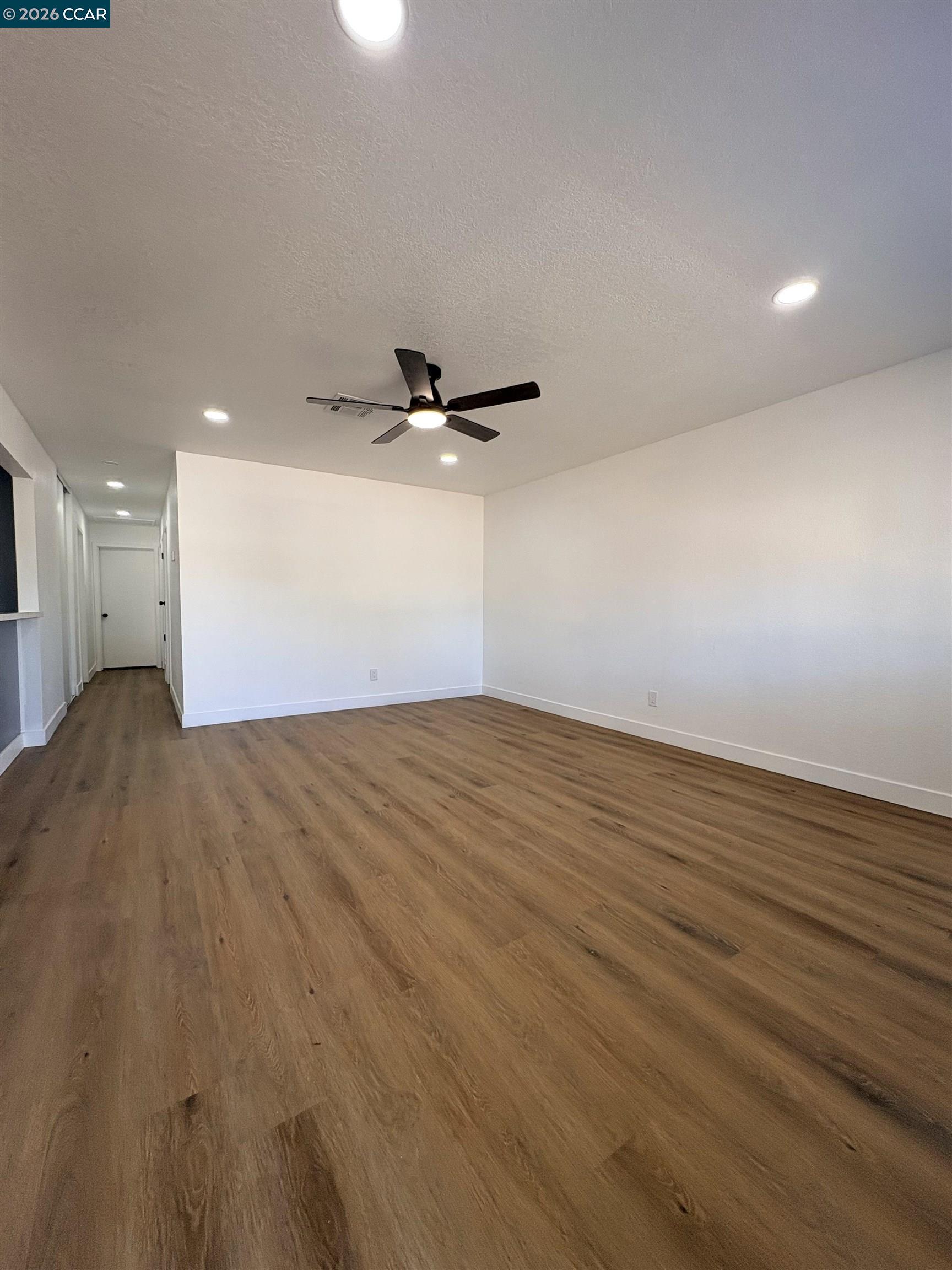 Detail Gallery Image 6 of 31 For 427 Ladera Dr, Vallejo,  CA 94591 - 3 Beds | 2 Baths