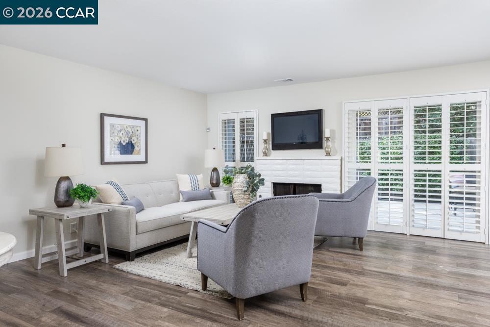 Photo #2: 41123406 Listing: Photo #2