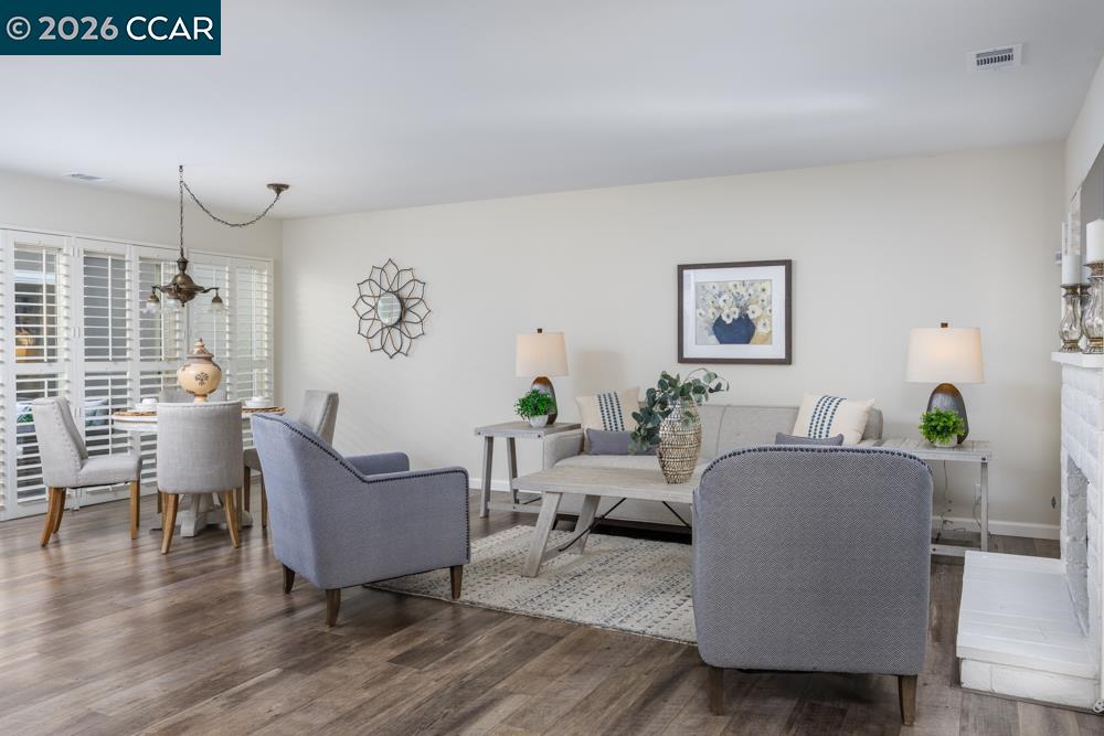 Photo #4: 41123406 Listing: Photo #4